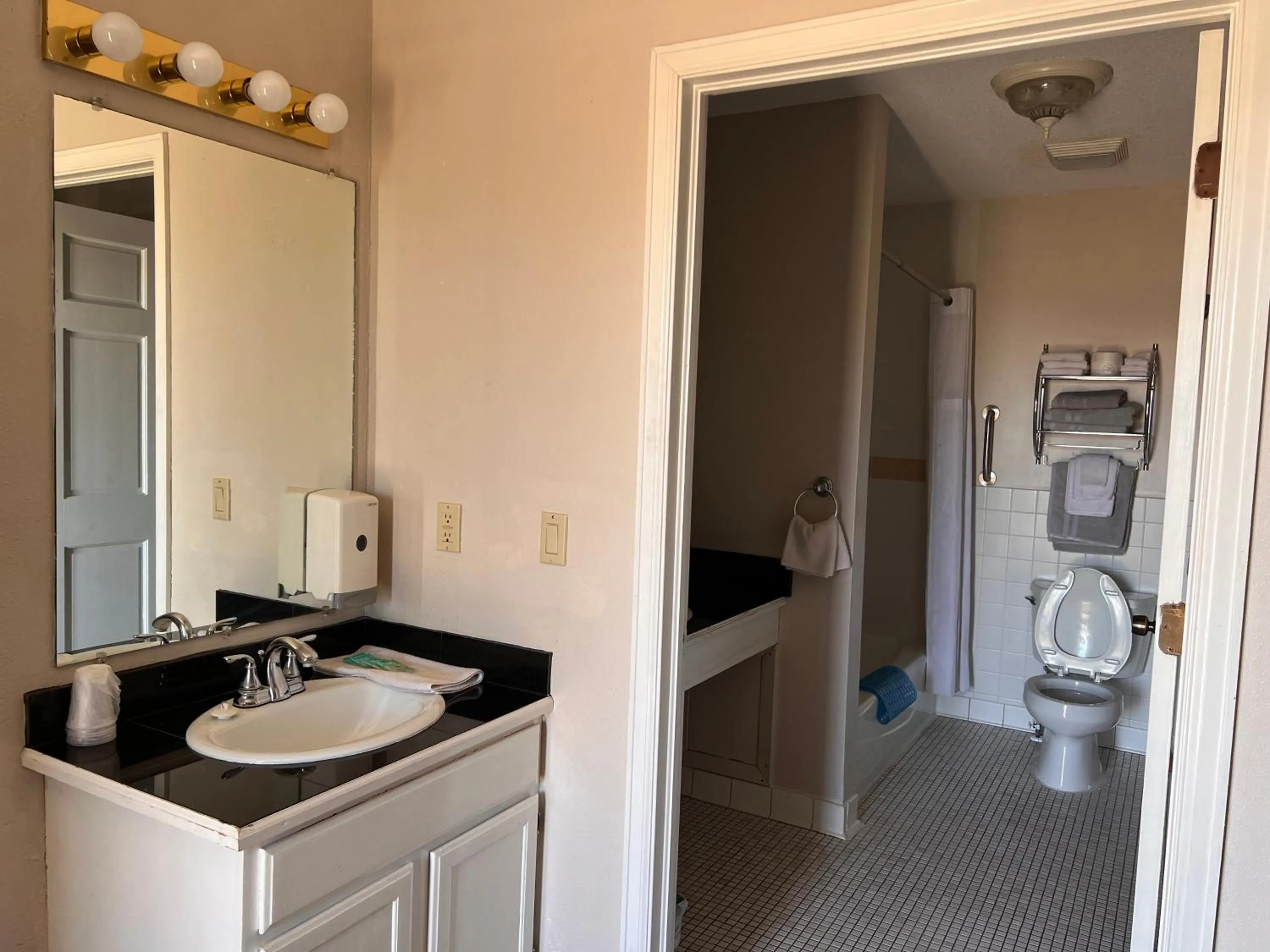 Bathroom in Dew Drop Inn Motel by OYO Miller SD