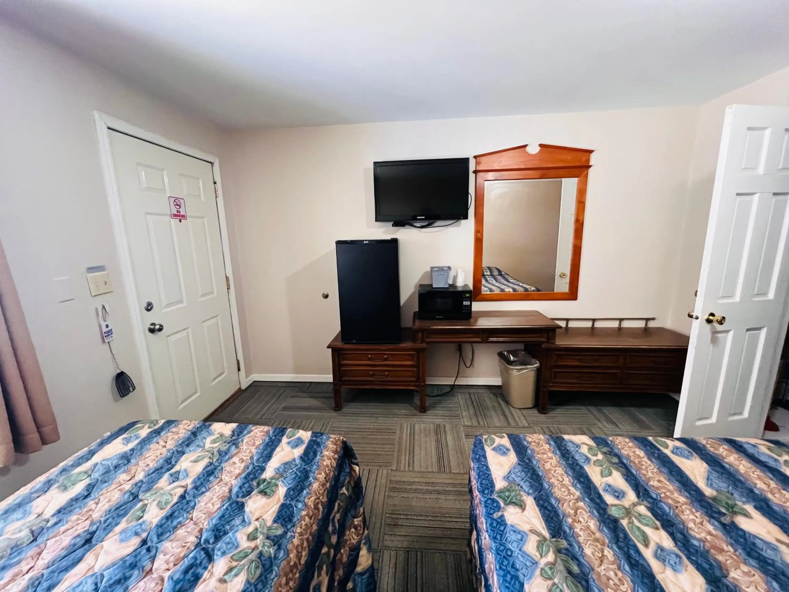 Bedroom, Bed in Dew Drop Inn Motel by OYO Miller SD