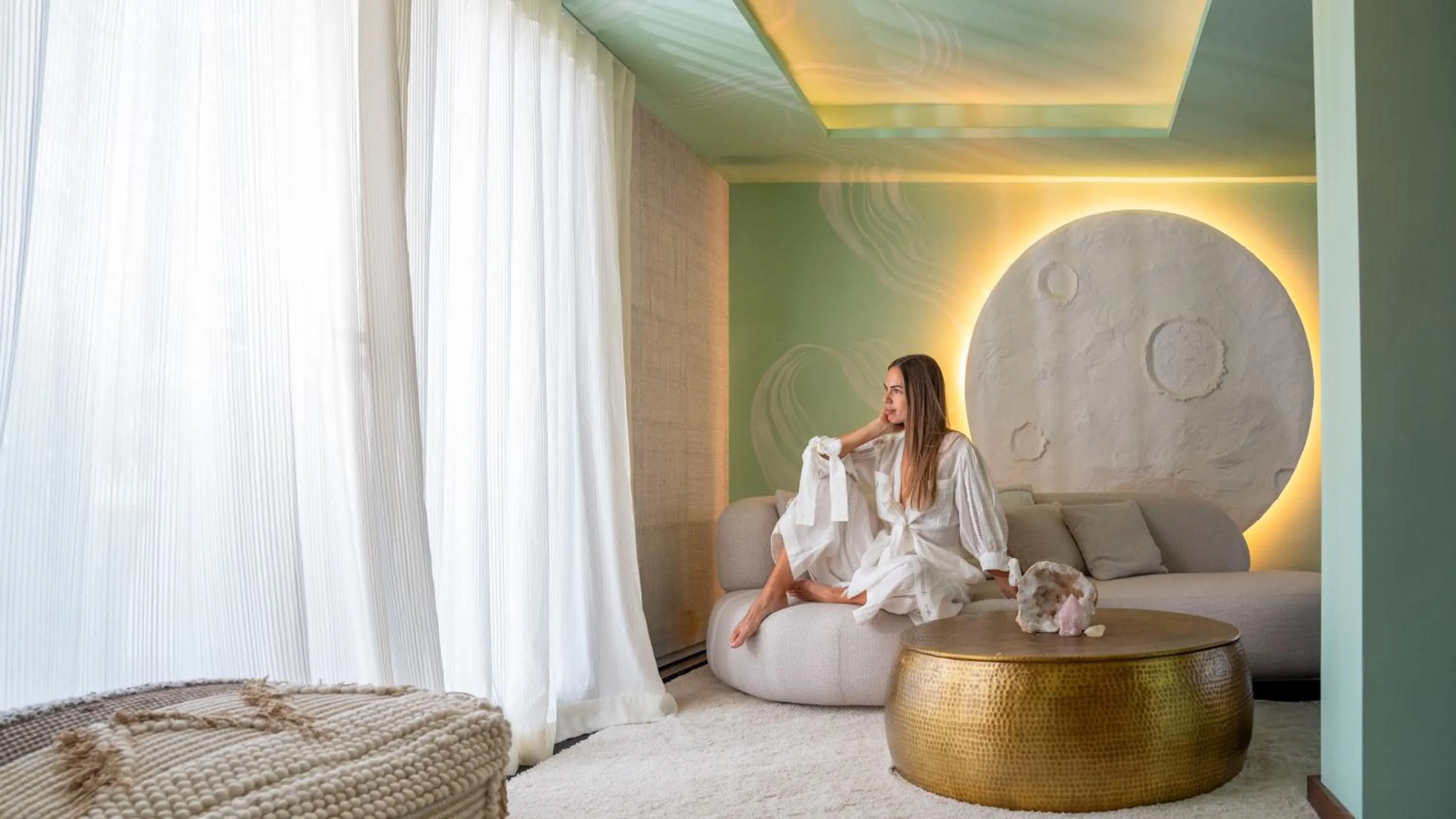 Massage, Bed in Boho Club