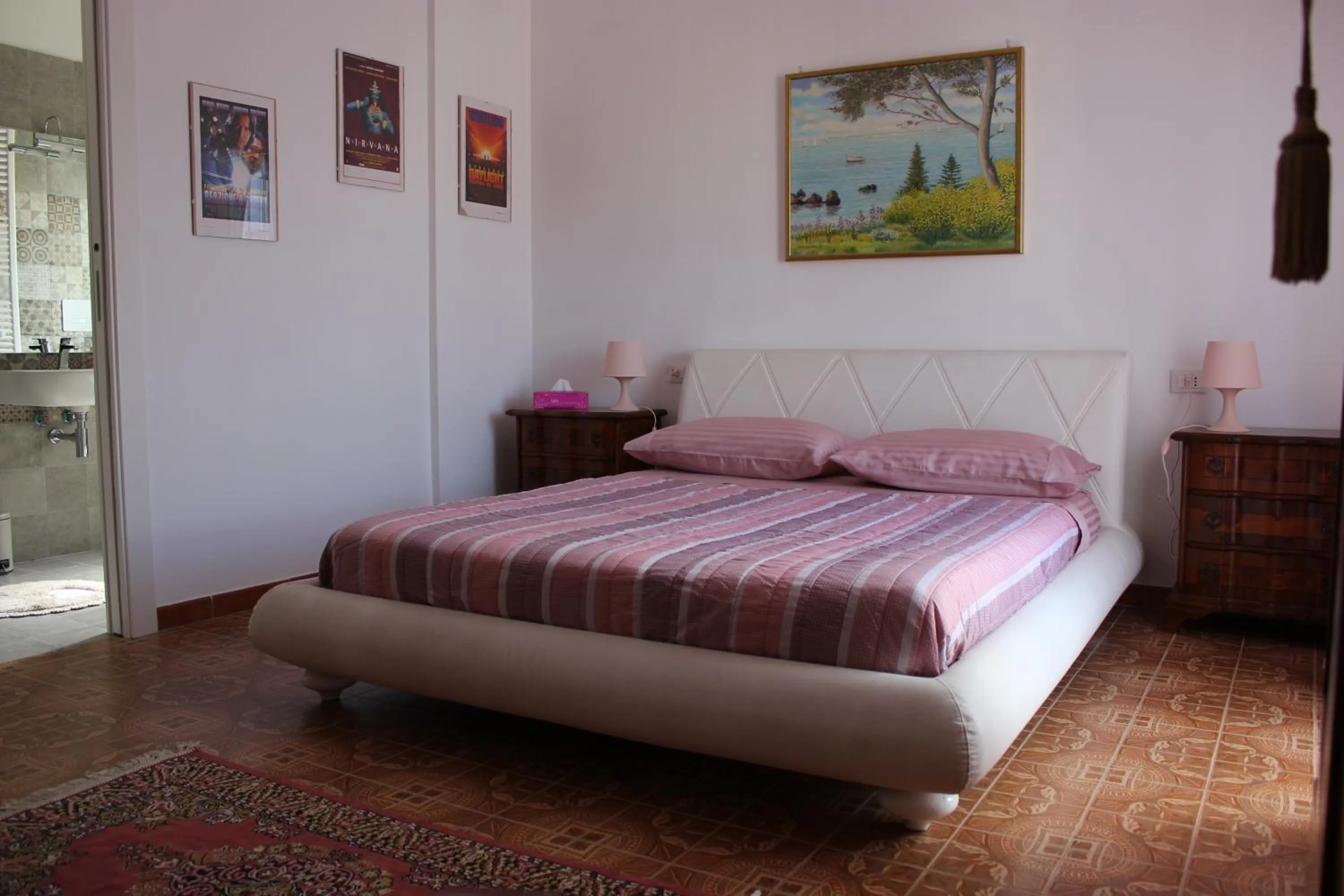 Photo of the whole room in odeon rooms