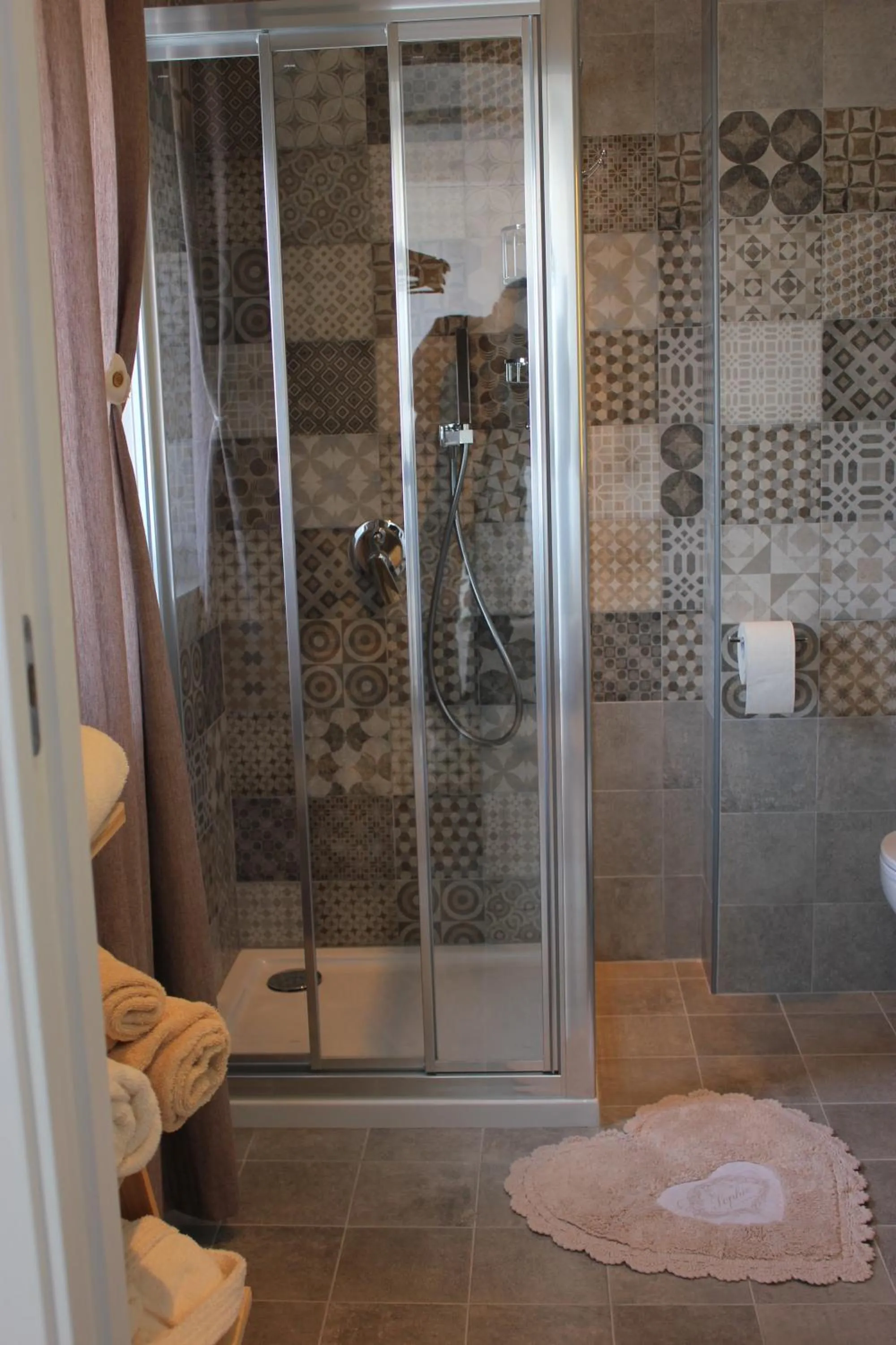 Bathroom in odeon rooms