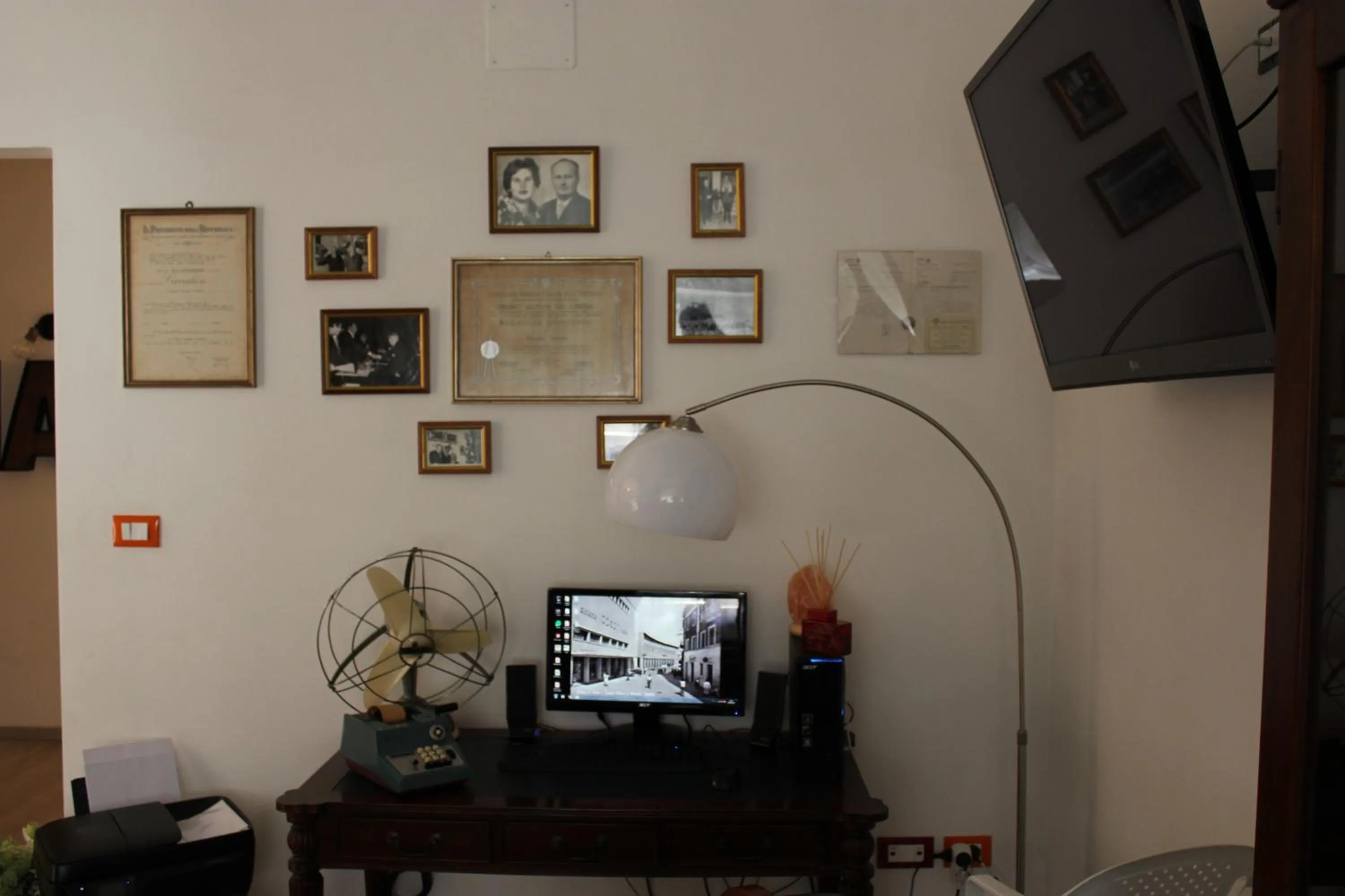 Communal lounge/ TV room in odeon rooms