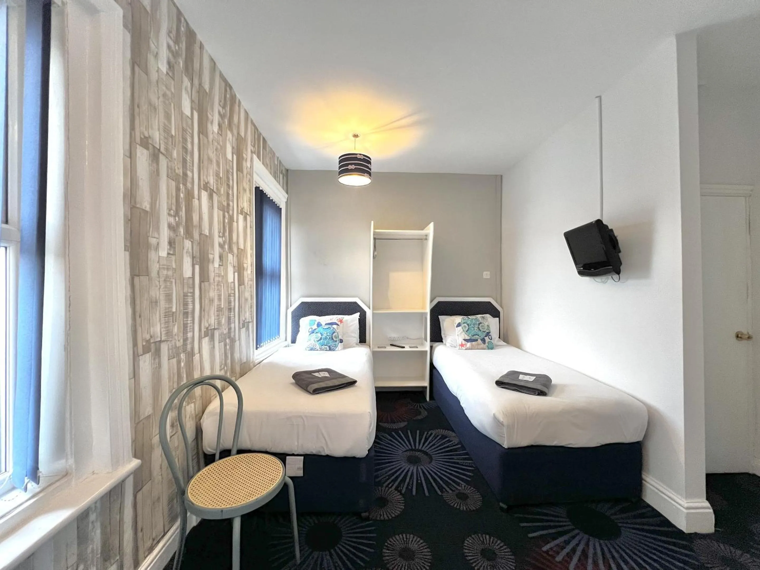 Bedroom, Bed in Central Cove Guesthouse