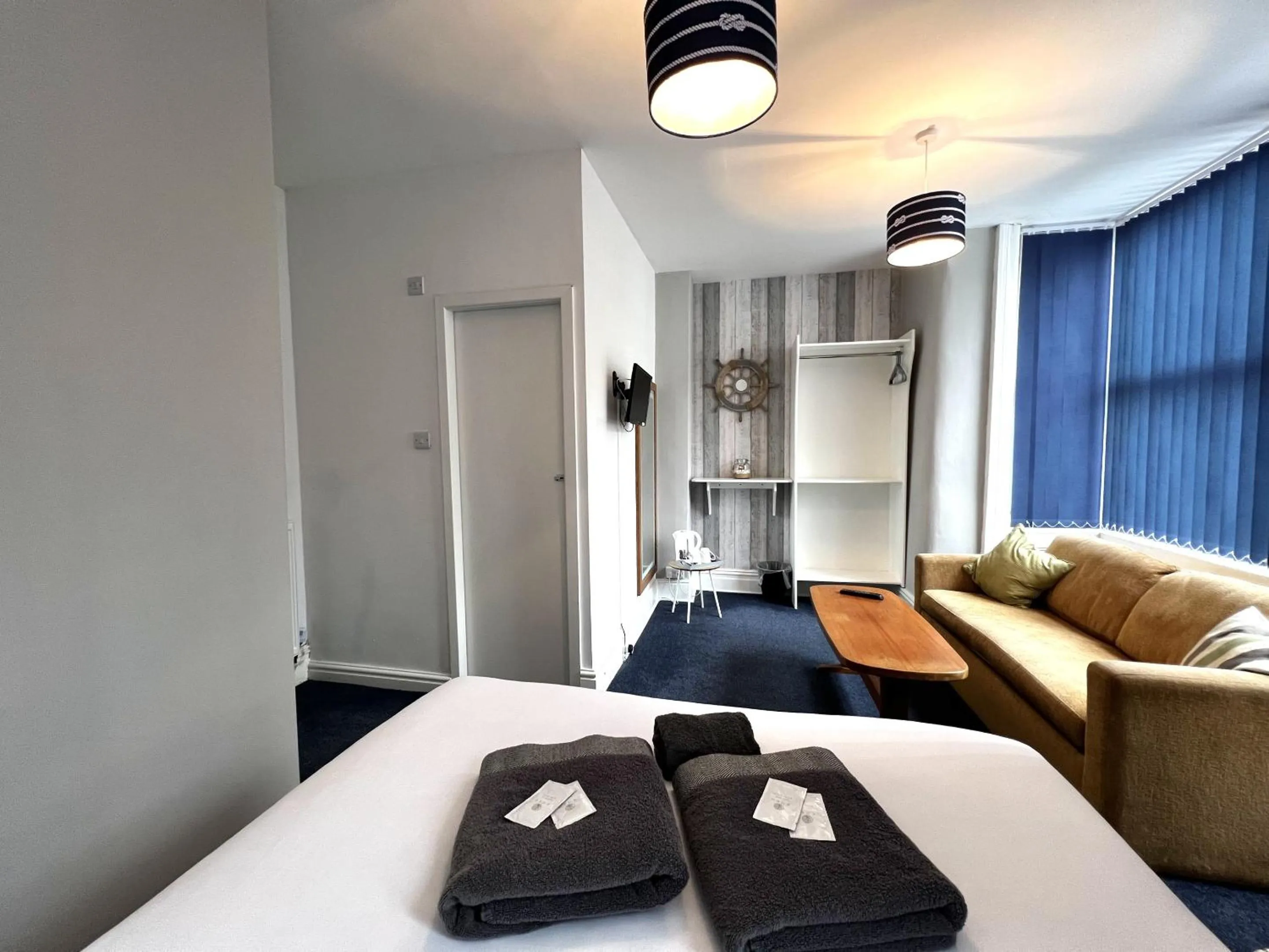 Bedroom, Bed in Central Cove Guesthouse