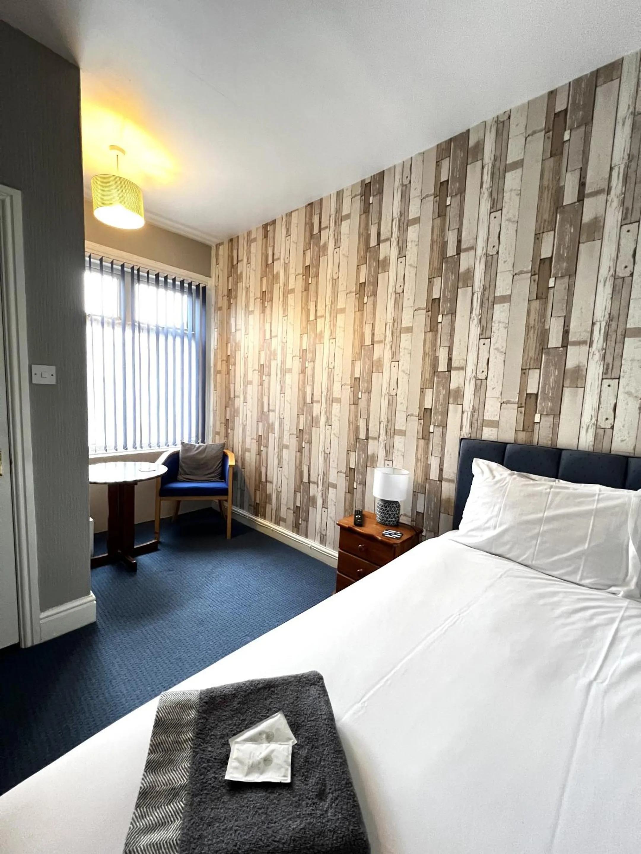 Bedroom, Bed in Central Cove Guesthouse