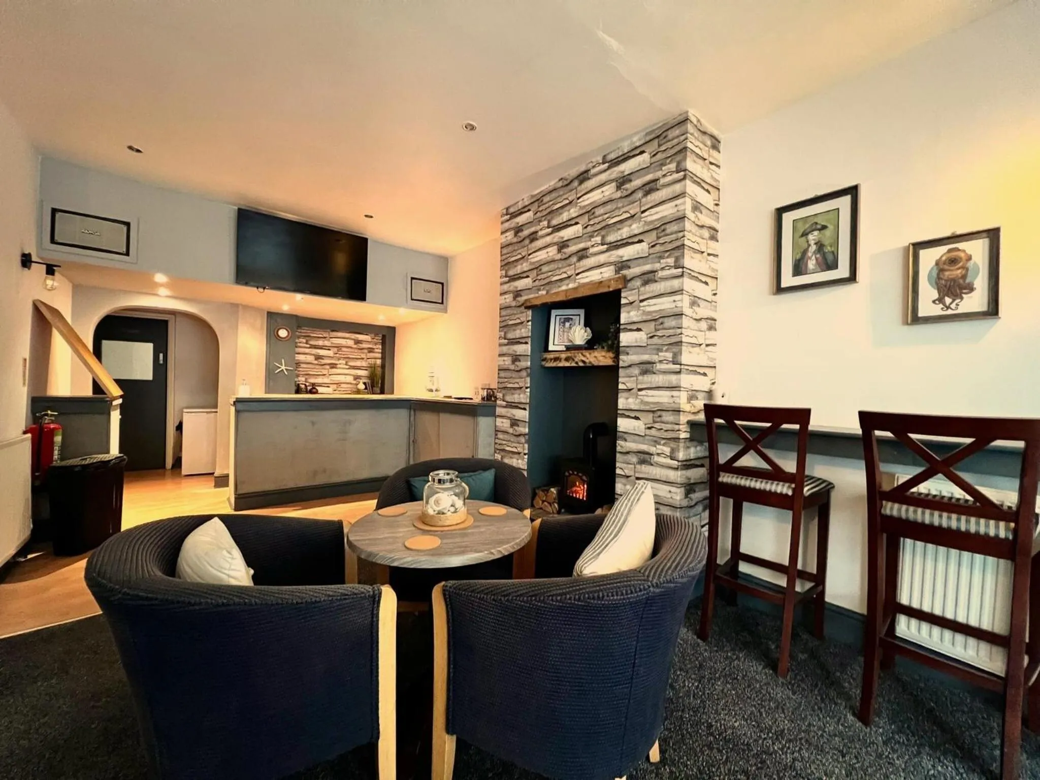 Lobby or reception in Central Cove Guesthouse