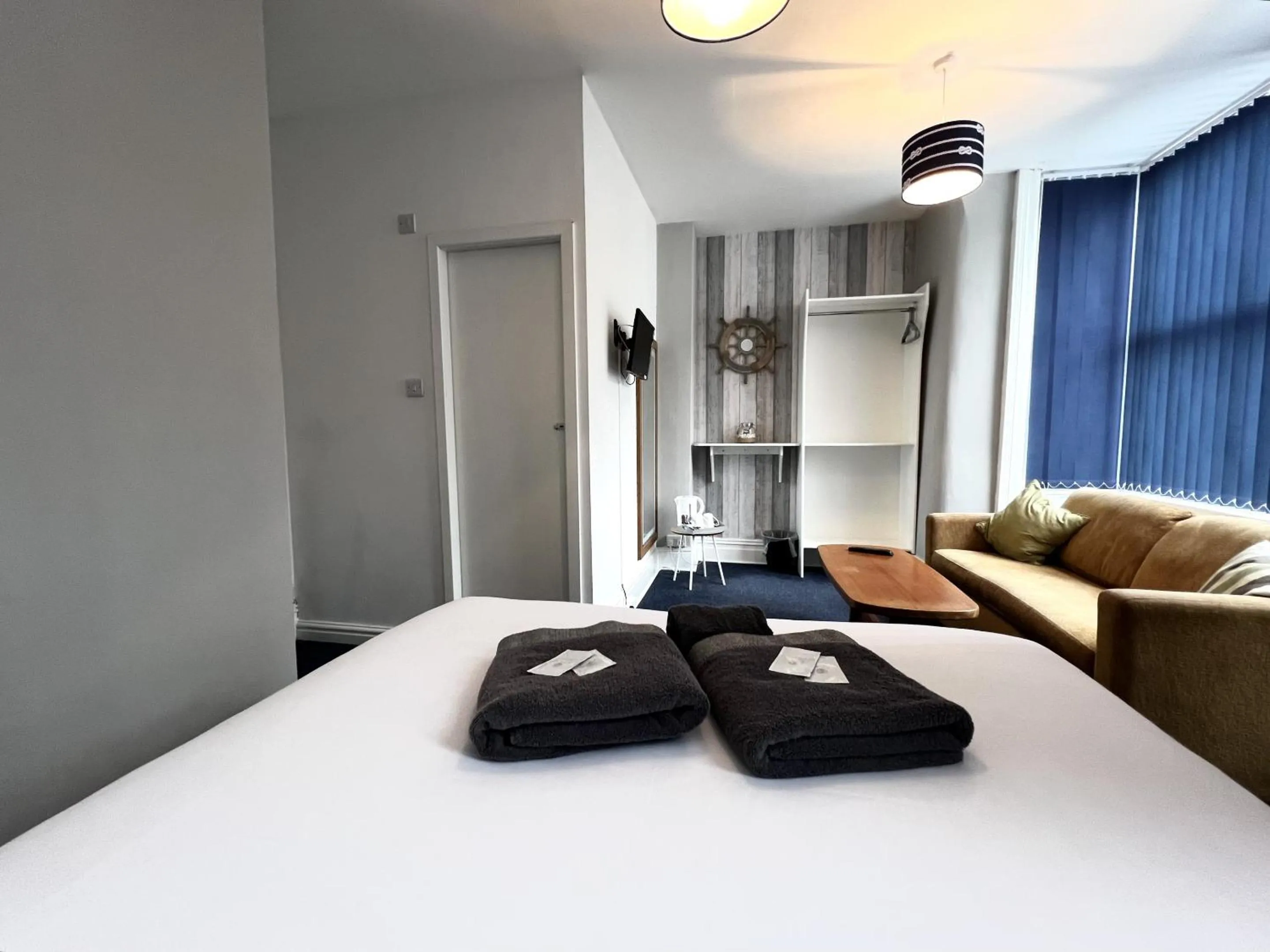 Bedroom, Bed in Central Cove Guesthouse