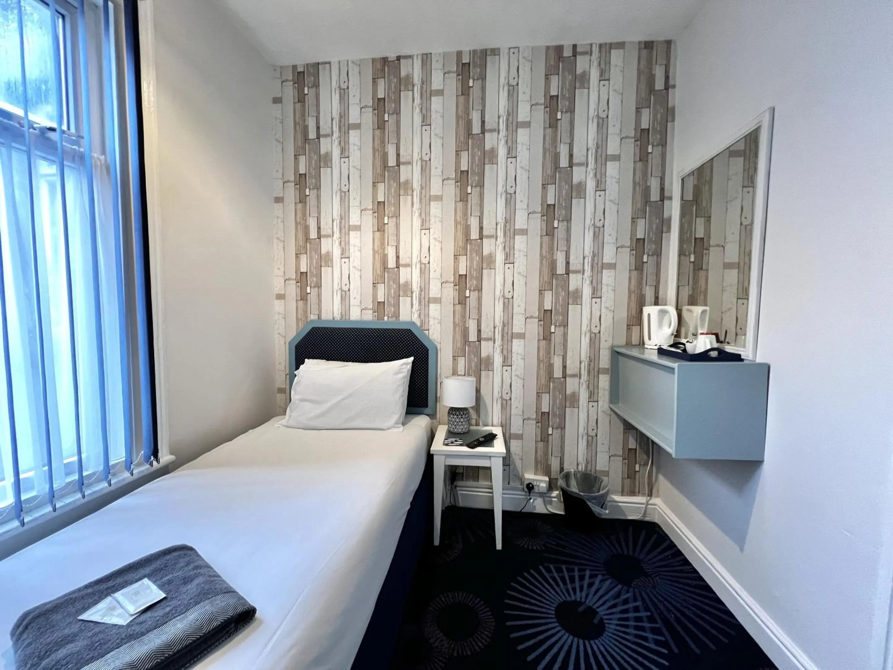 Bedroom, Bed in Central Cove Guesthouse