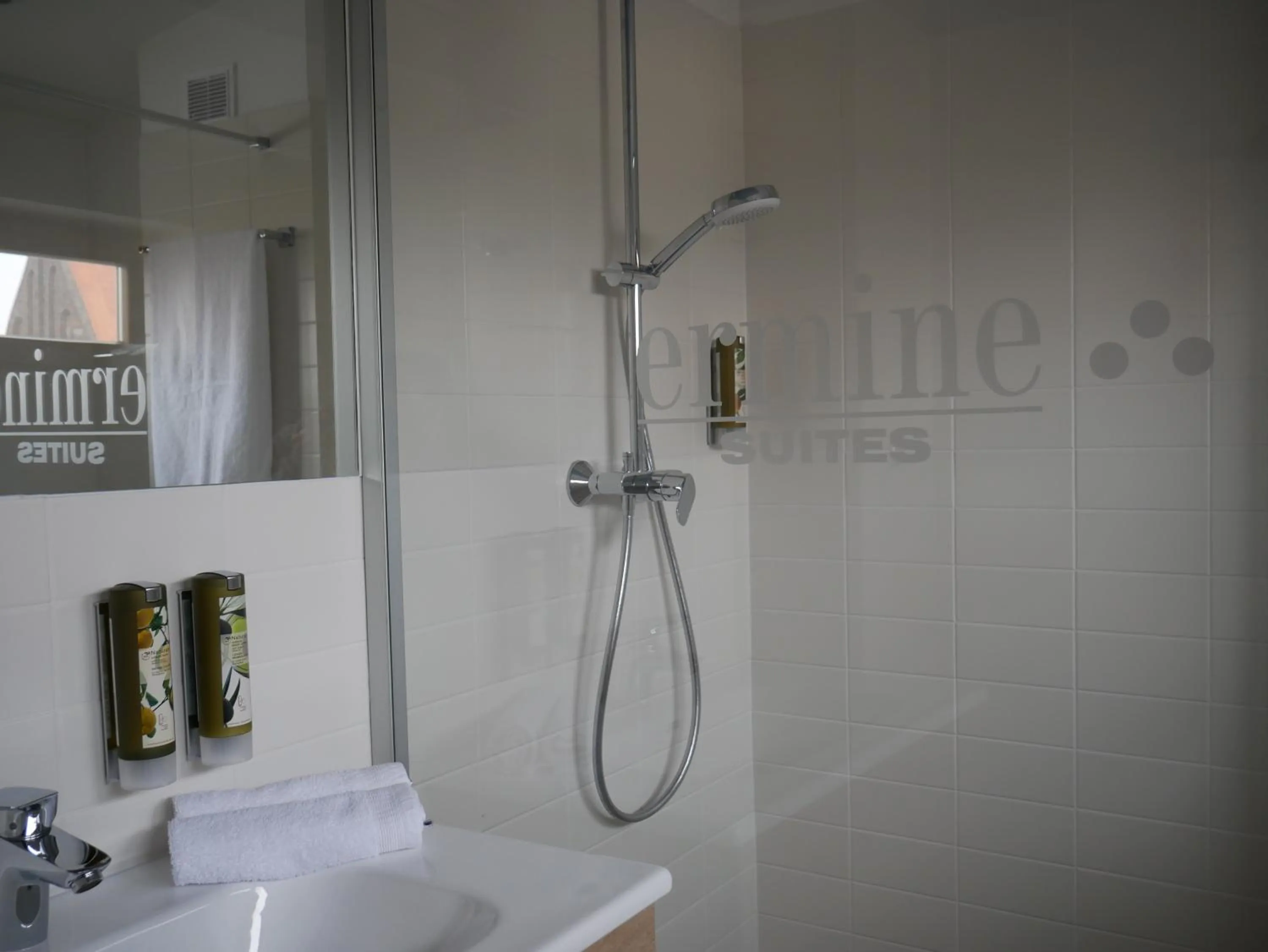 Bathroom in Ermine Suites