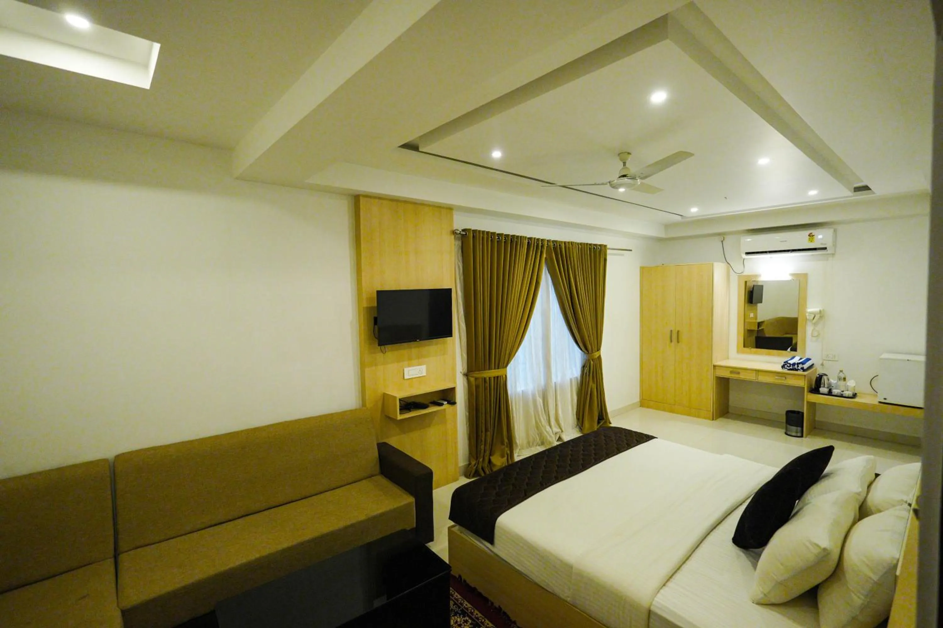 Bed in Athirappilly Rainland Resort