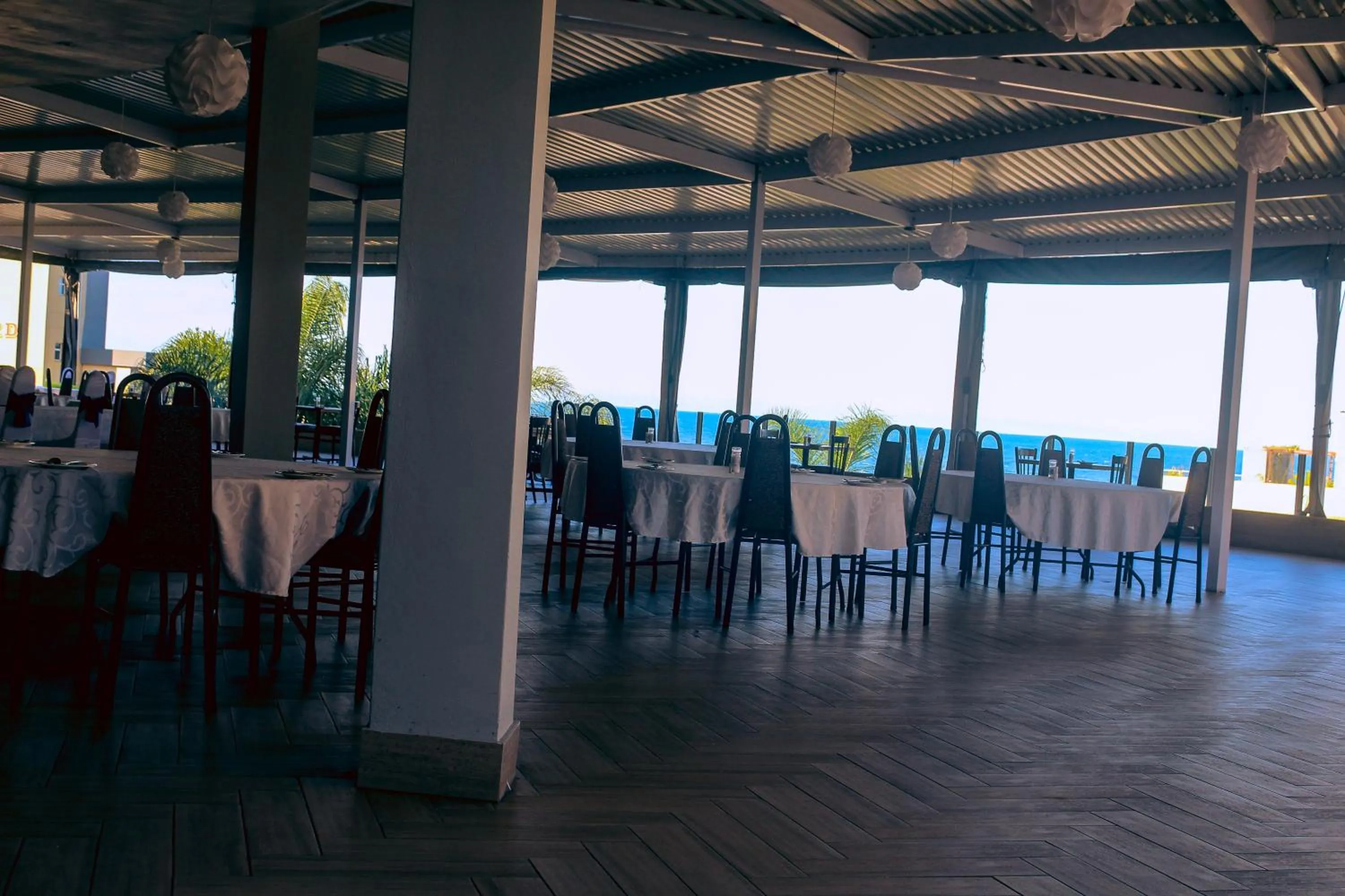 Restaurant/places to eat in Margate Hotel