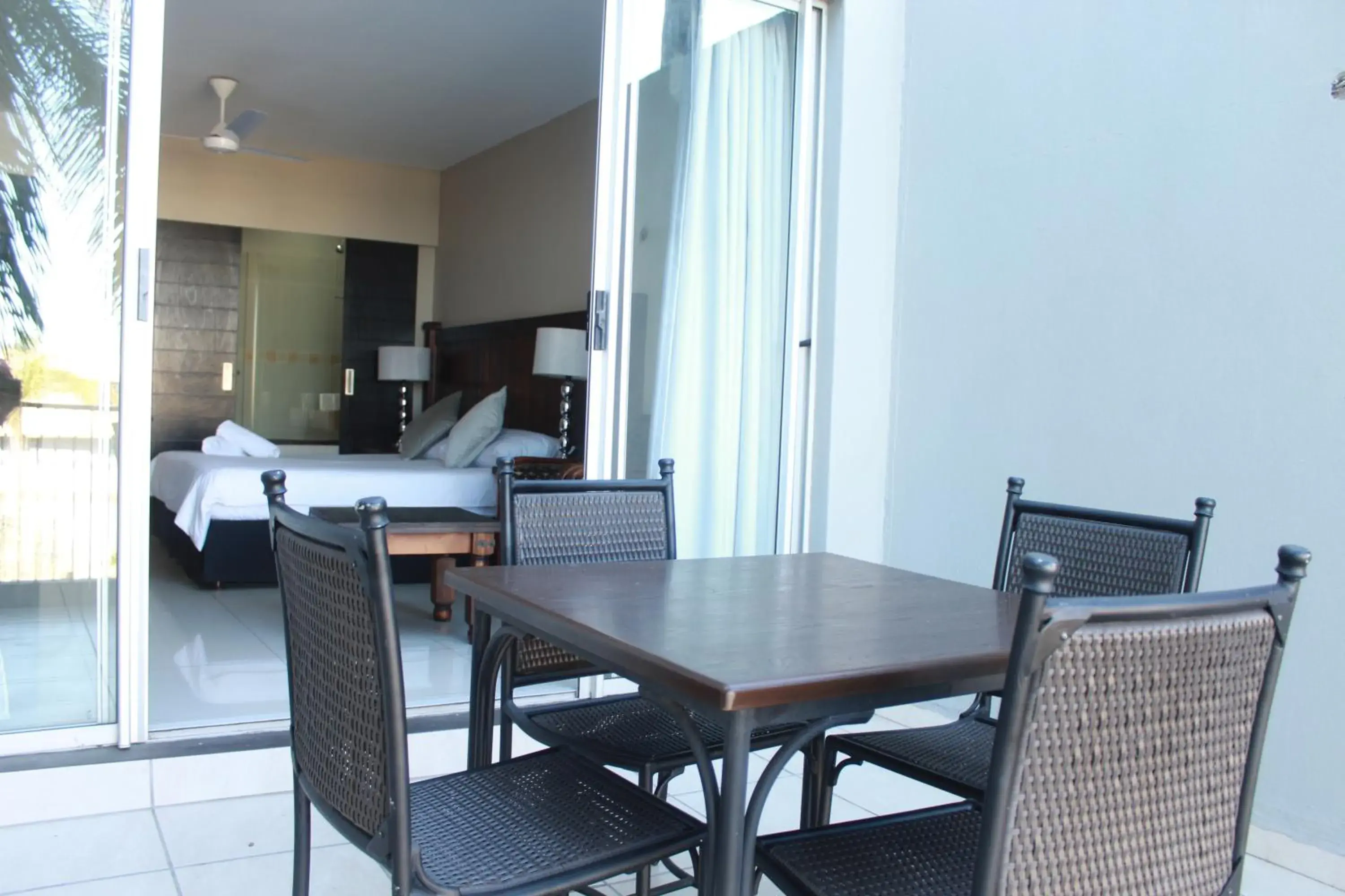 Double Room with Balcony in Margate Hotel Double Room with Balcony in Margate Hotel