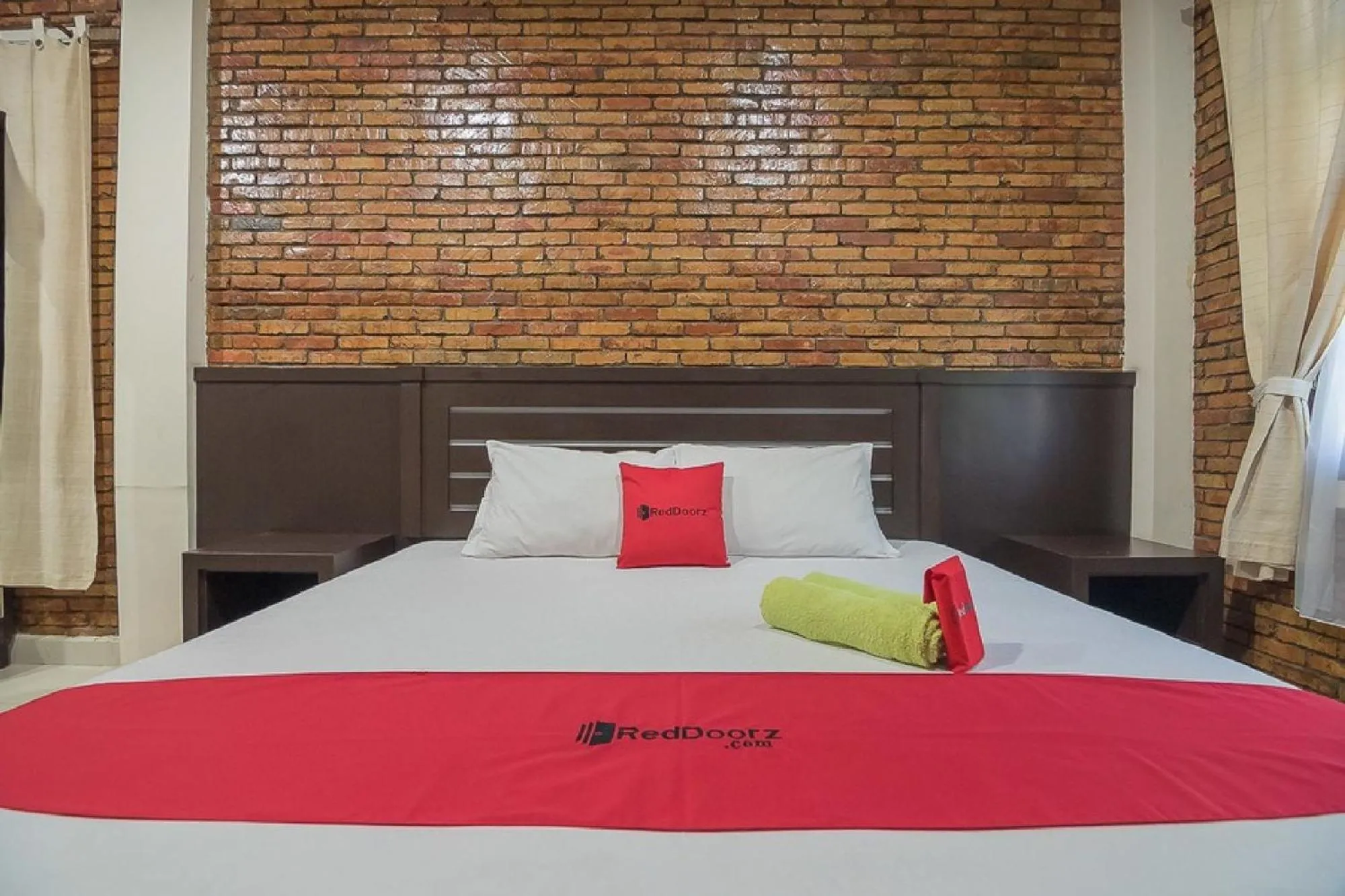 Bedroom, Bed in RedDoorz Plus near Cambridge City Square 2 Medan