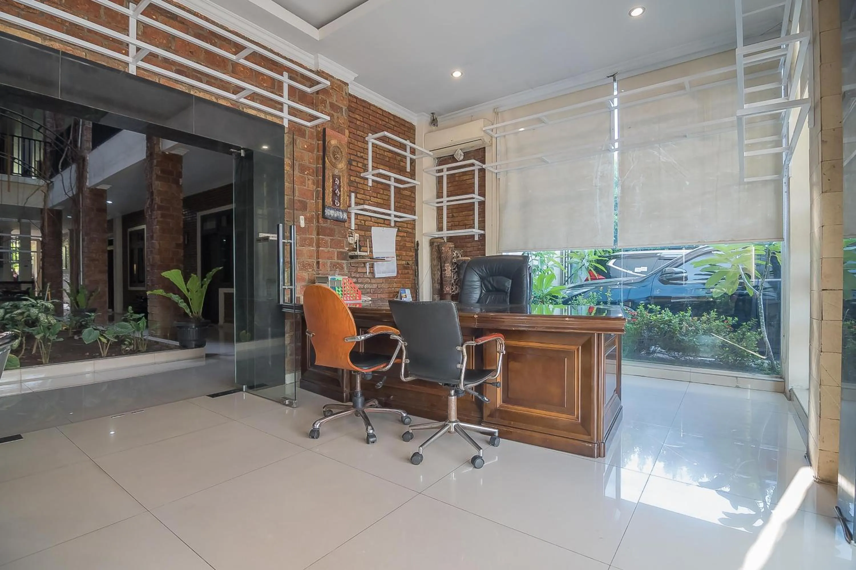 Lobby or reception in RedDoorz Plus near Cambridge City Square 2 Medan