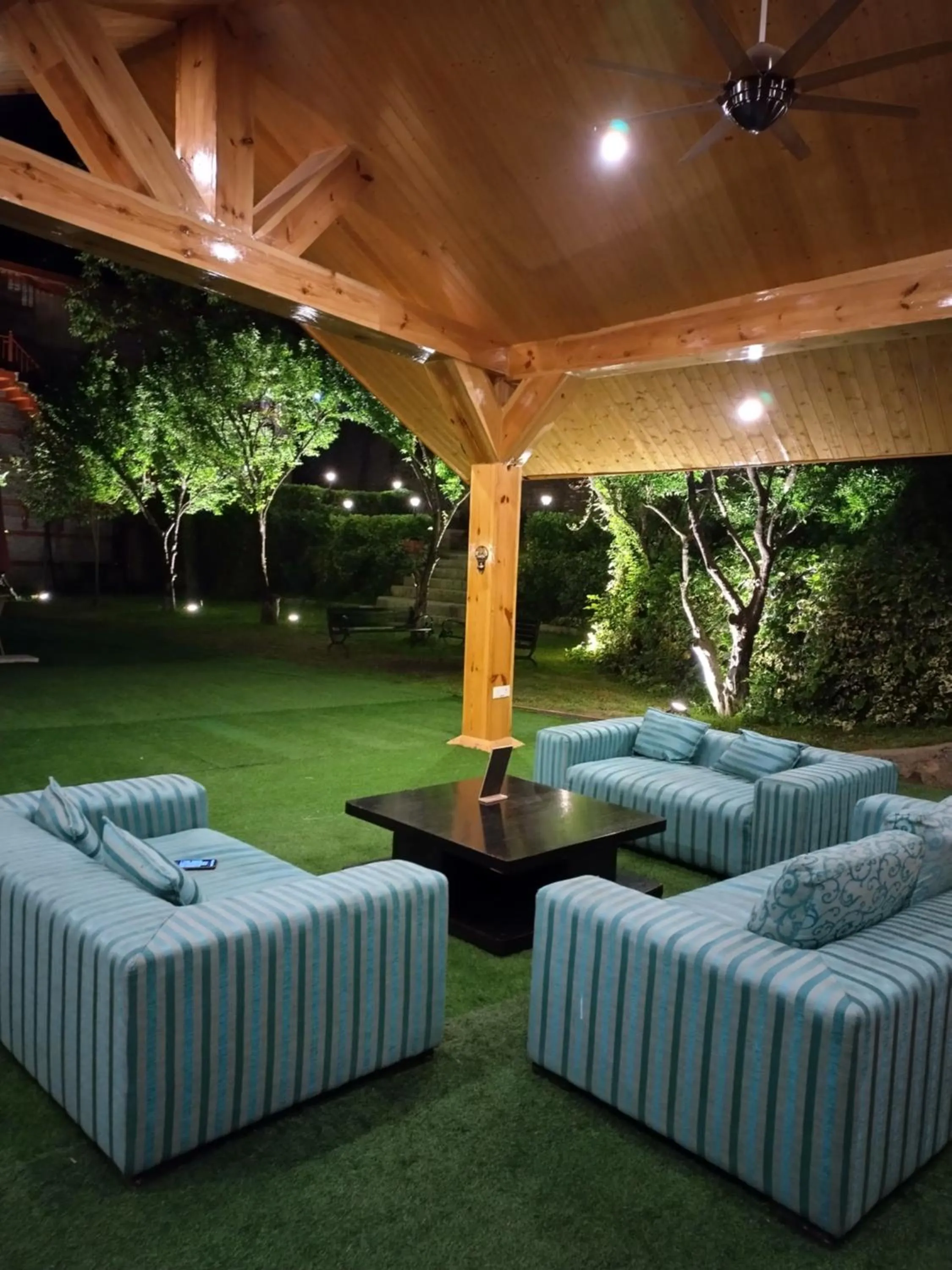 Garden in Regenta Inn by Riverside Manali