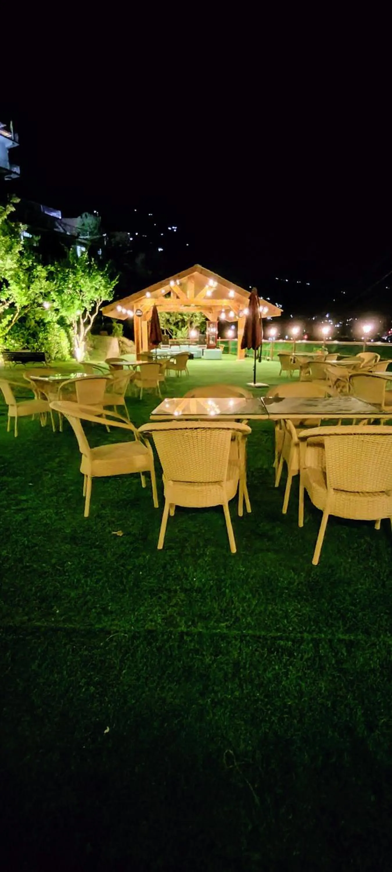 Restaurant/places to eat in Regenta Inn by Riverside Manali