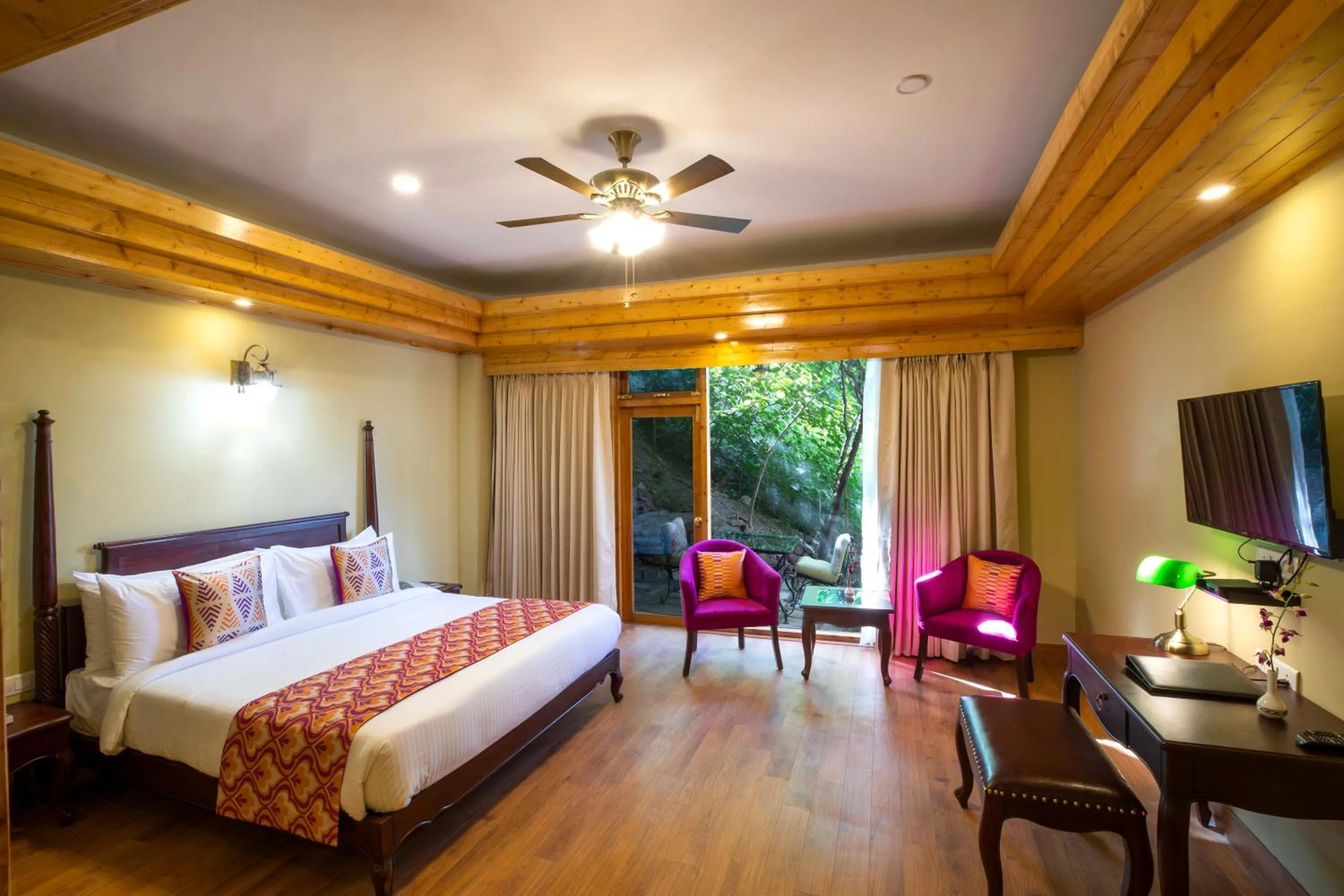 Photo of the whole room, Bed in Regenta Inn by Riverside Manali