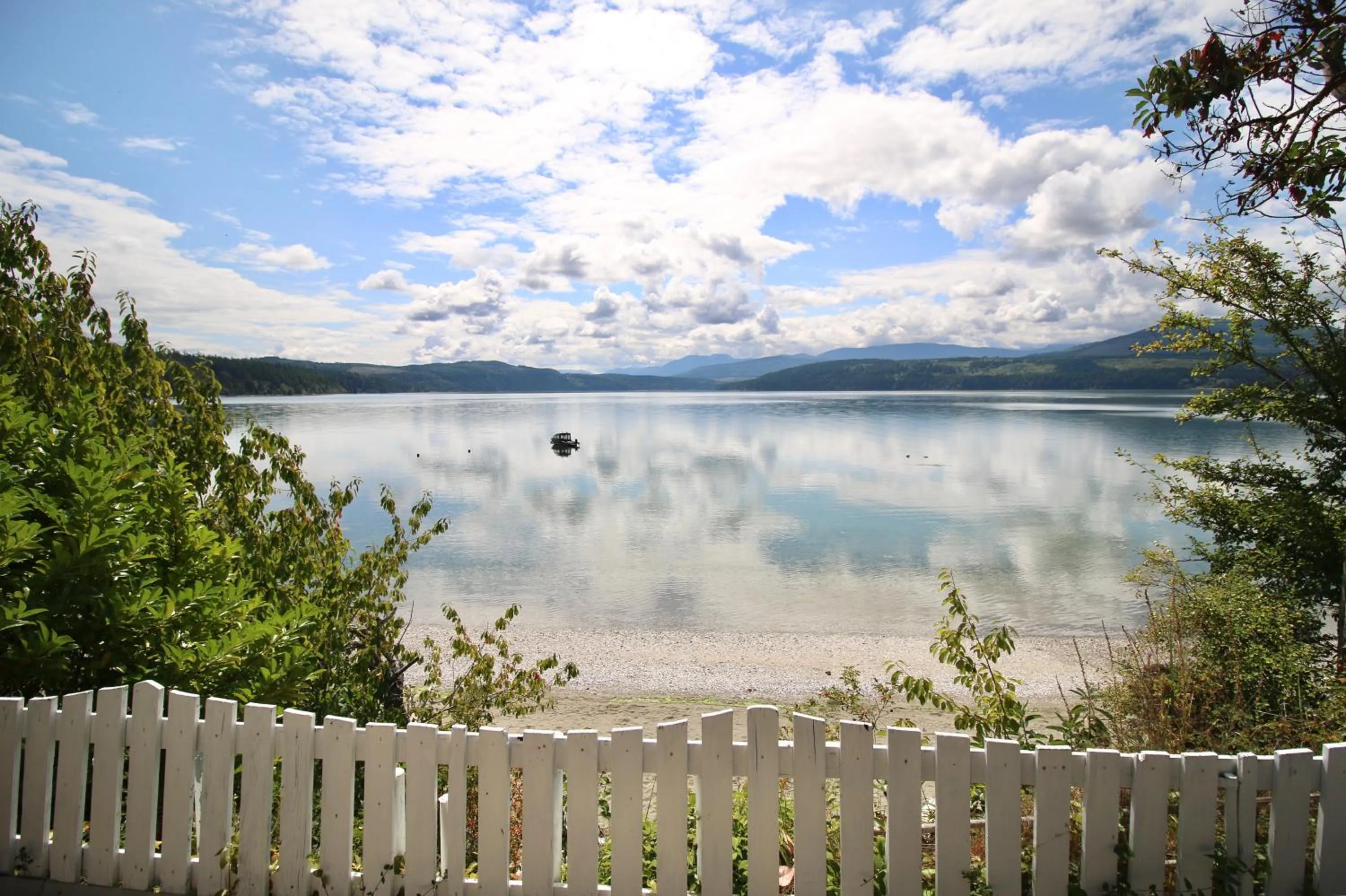 Property building in Bay Cottage Getaway