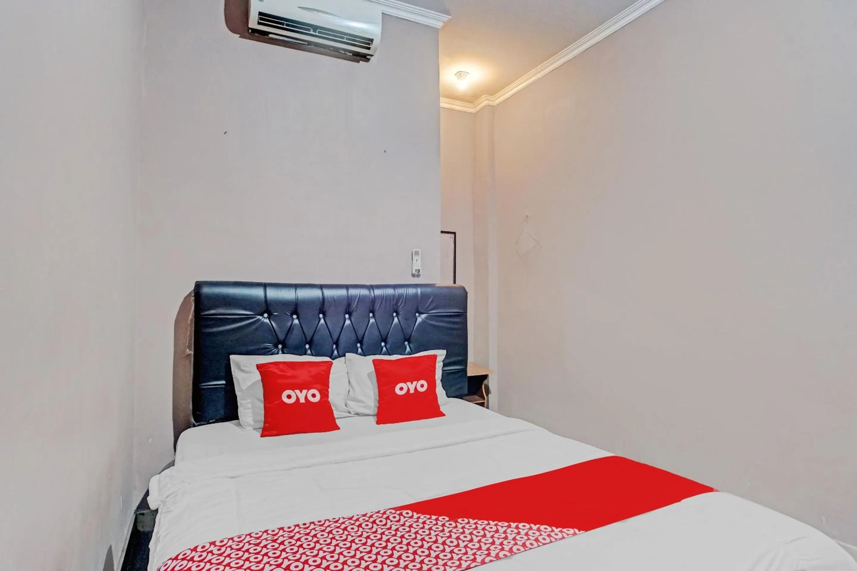 Bedroom, Bed in Hotel O Enggal Near Gor Saburai Formerly Hotel Pelangi