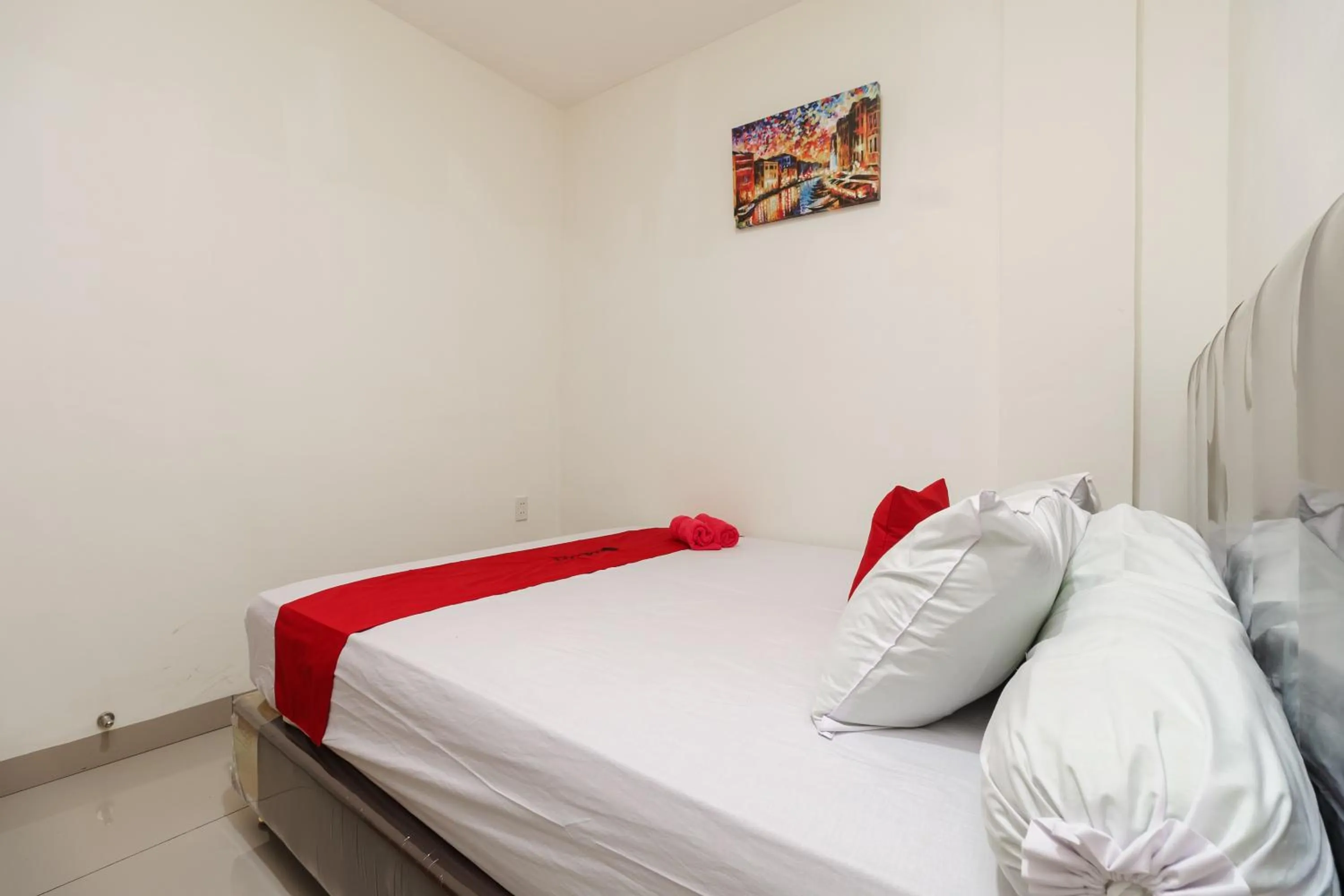 Bedroom in RedDoorz Syariah near Universitas Serambi Mekkah