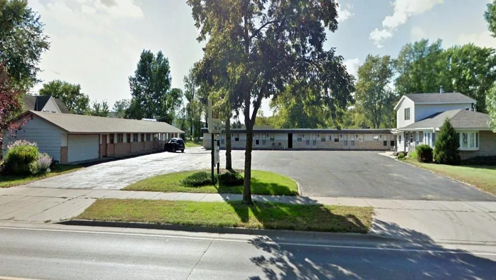 Property building in Budget Inn