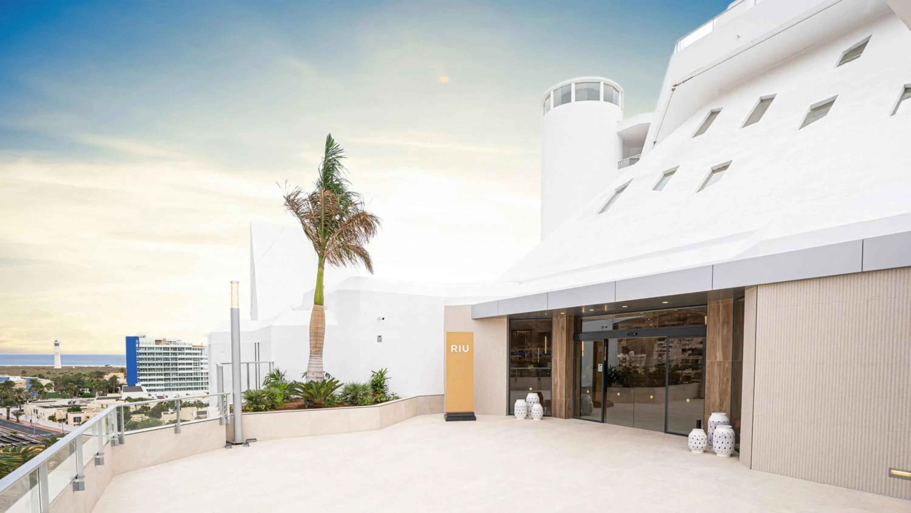 Facade/entrance in Hotel Riu Palace Jandia