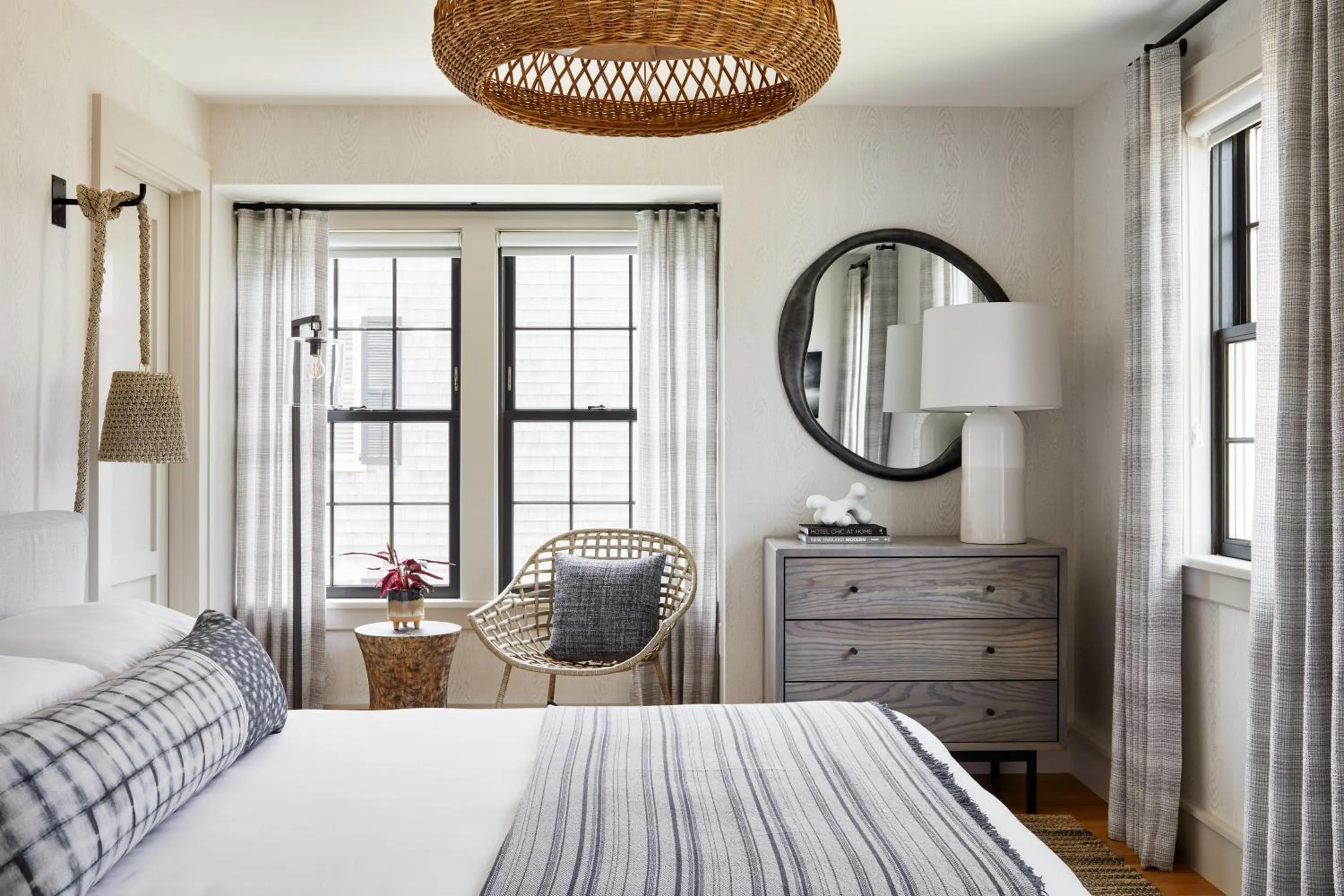 Photo of the whole room, Bed in The Edgartown Inn, The Edgartown Collection