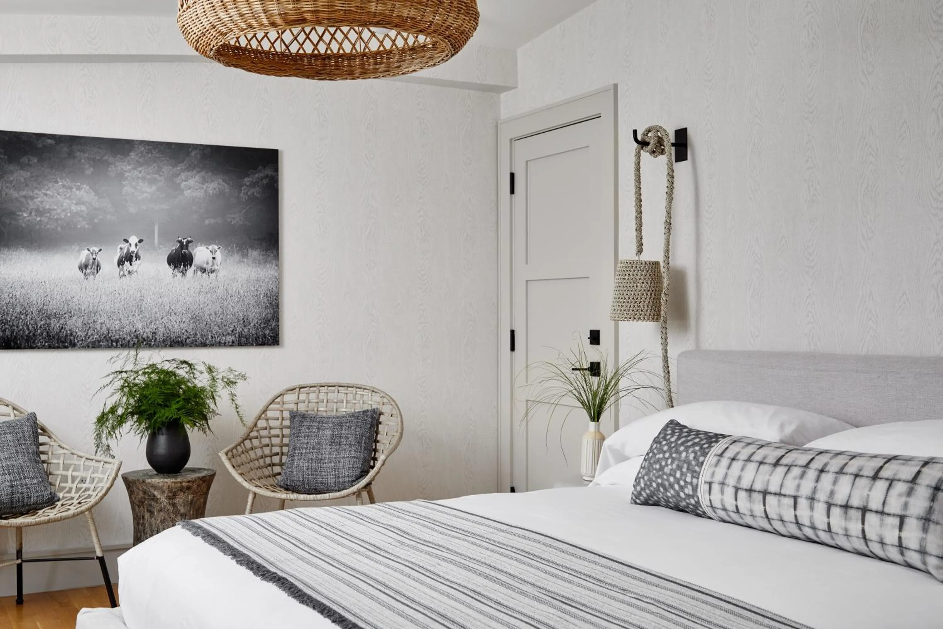 Photo of the whole room, Bed in The Edgartown Inn, The Edgartown Collection