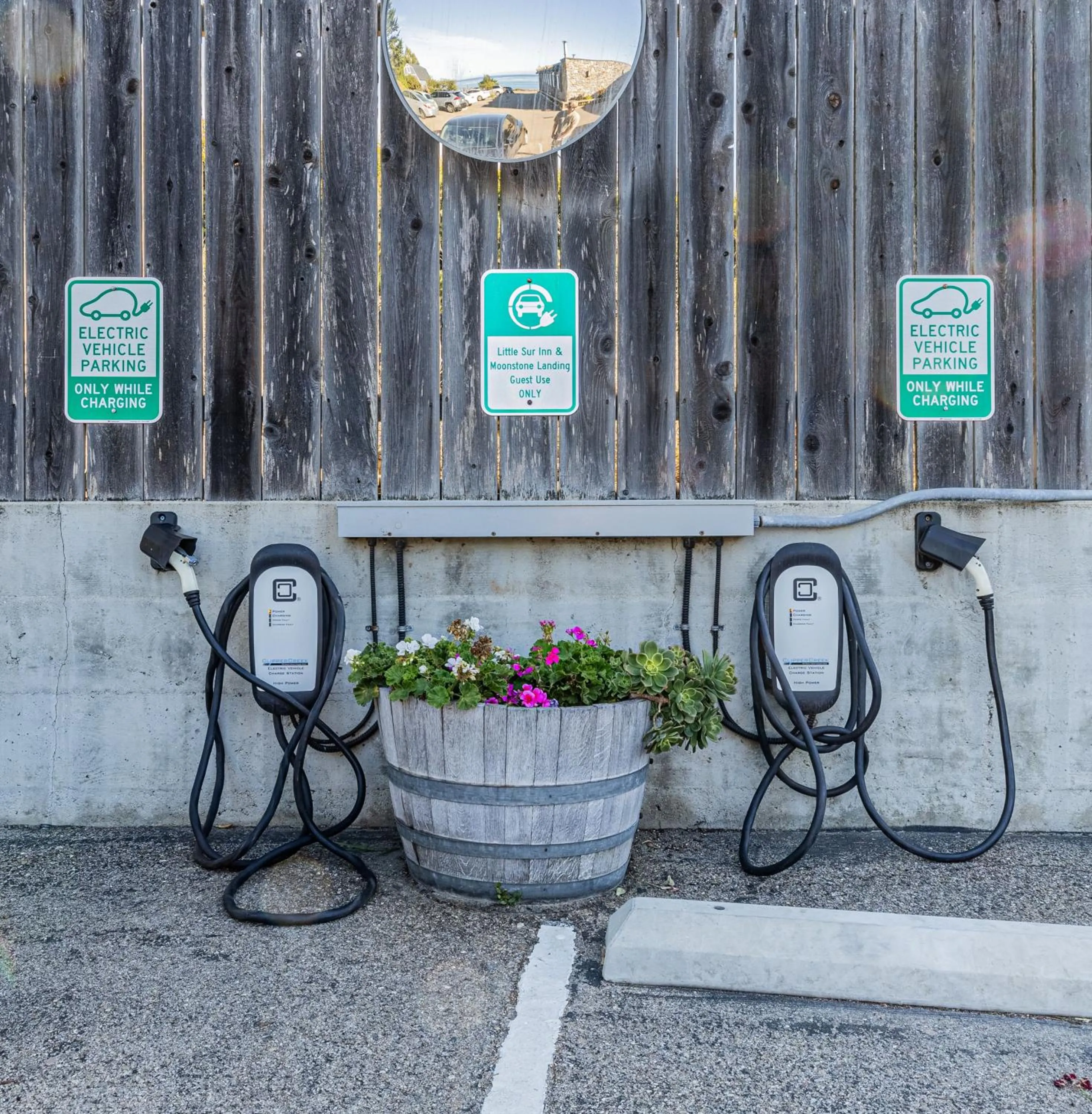 Parking in Little Sur Inn