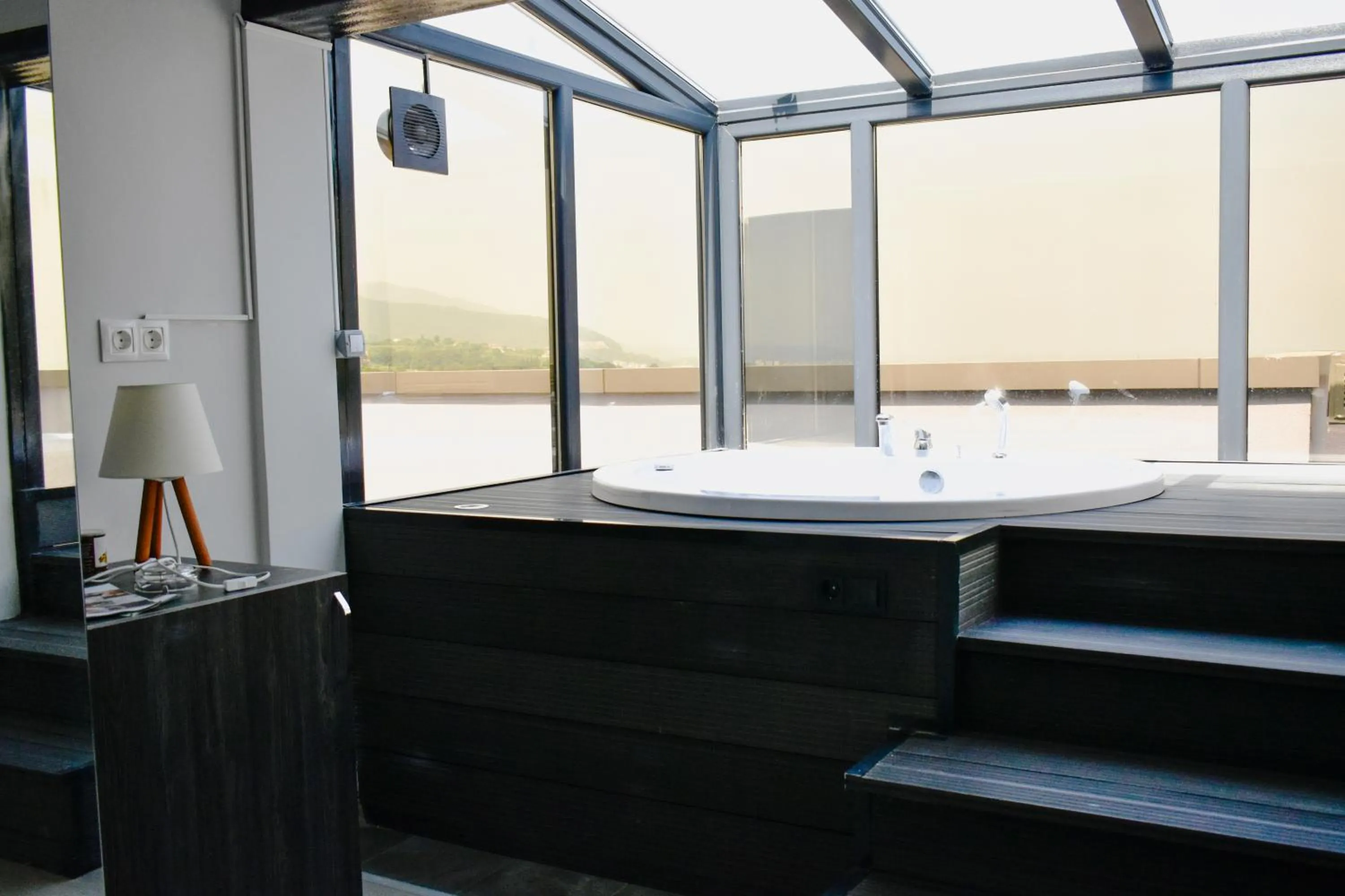 Hot Tub in Green Hills Suites