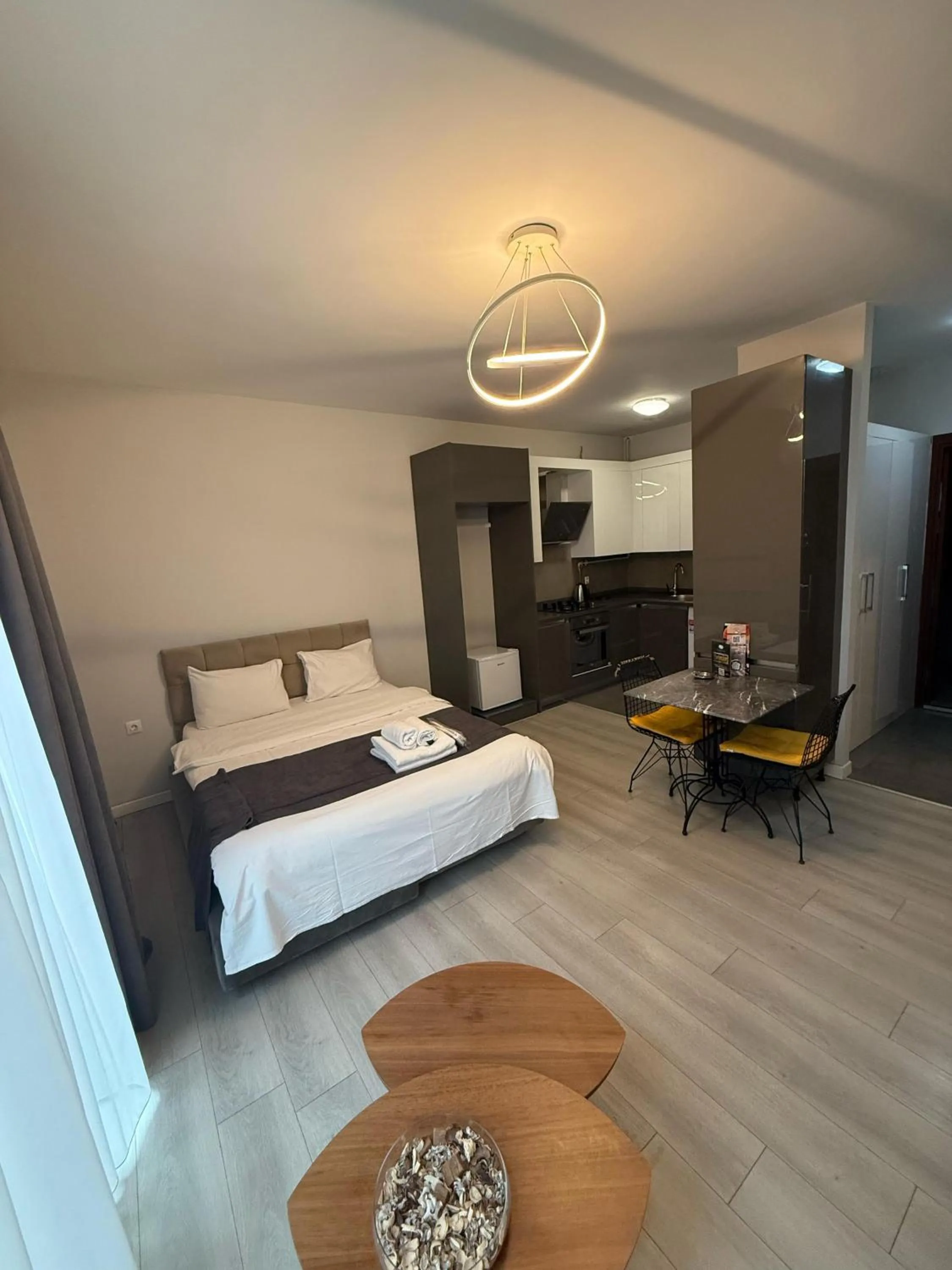 Kitchen or kitchenette in Green Hills Suites