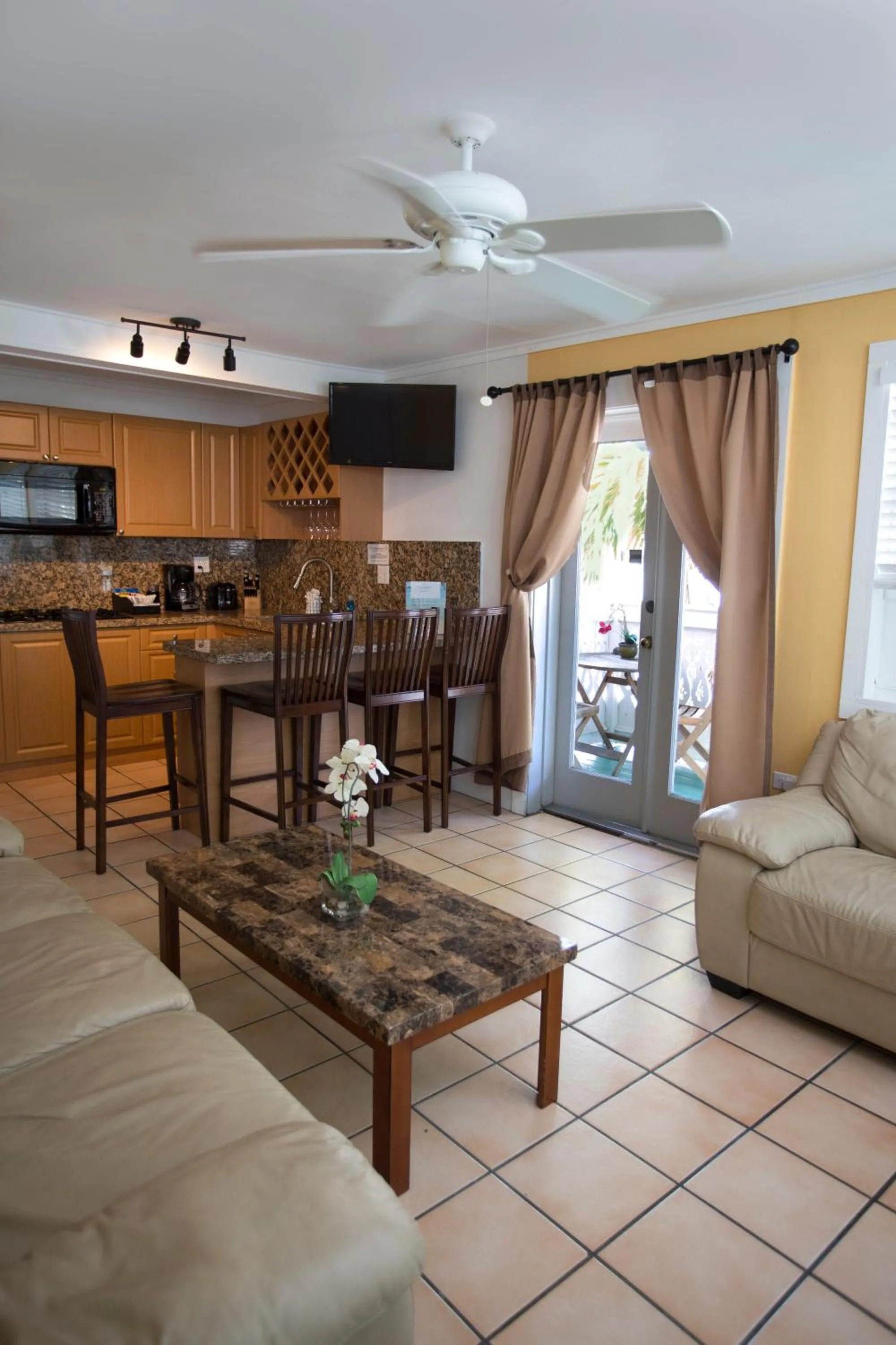 Courtney's Place Historic Cottages & Inns