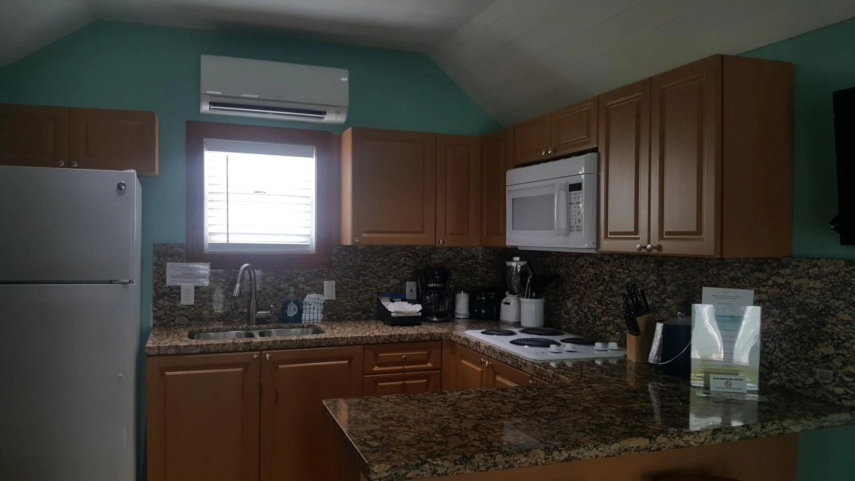 Courtney's Place Historic Cottages & Inns