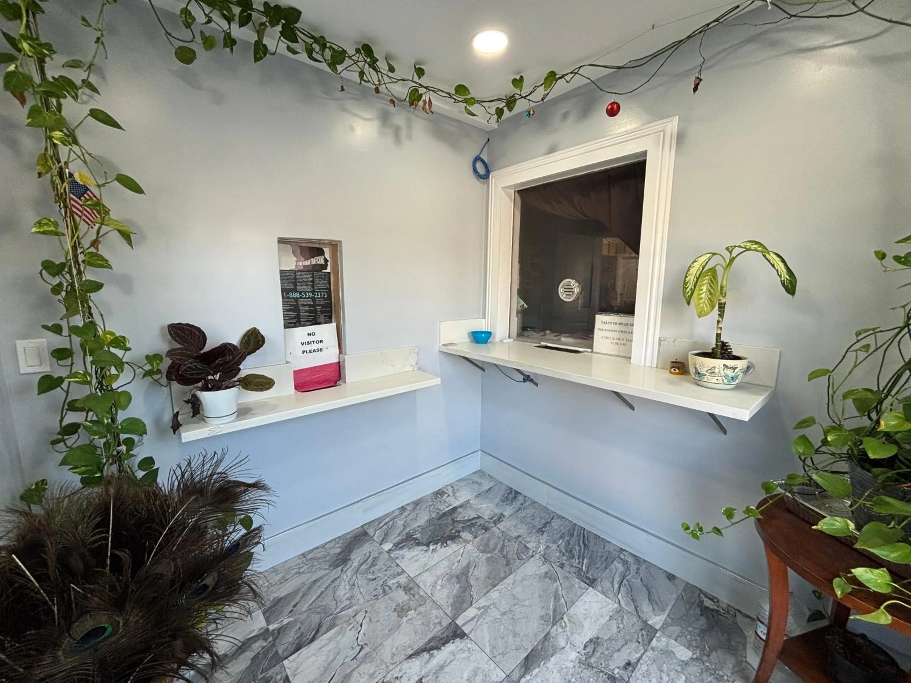 Lobby or reception in Economy Inn - Burbank Airport