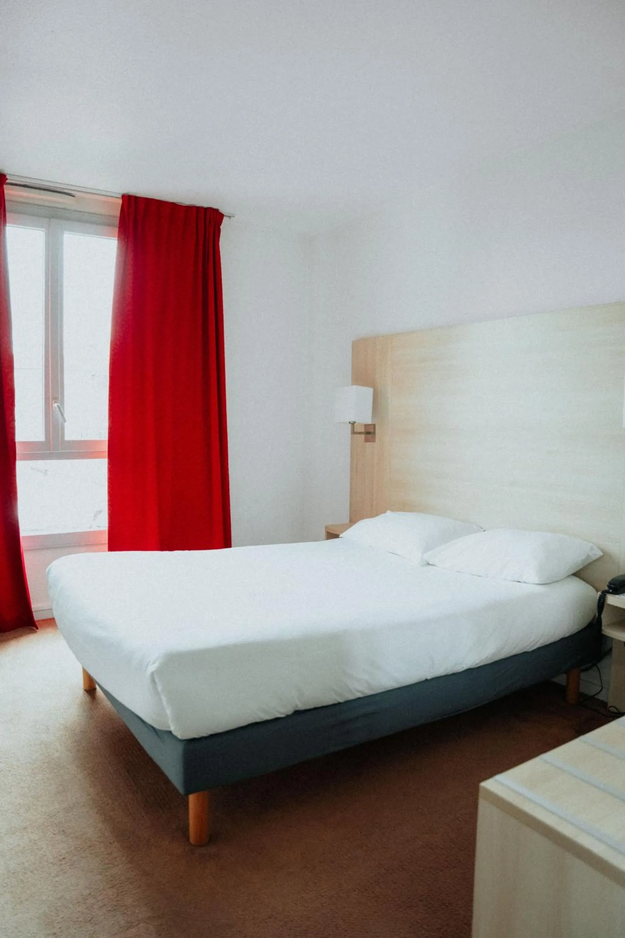 Bed in Hôtel d'Orsay Grand Matabiau