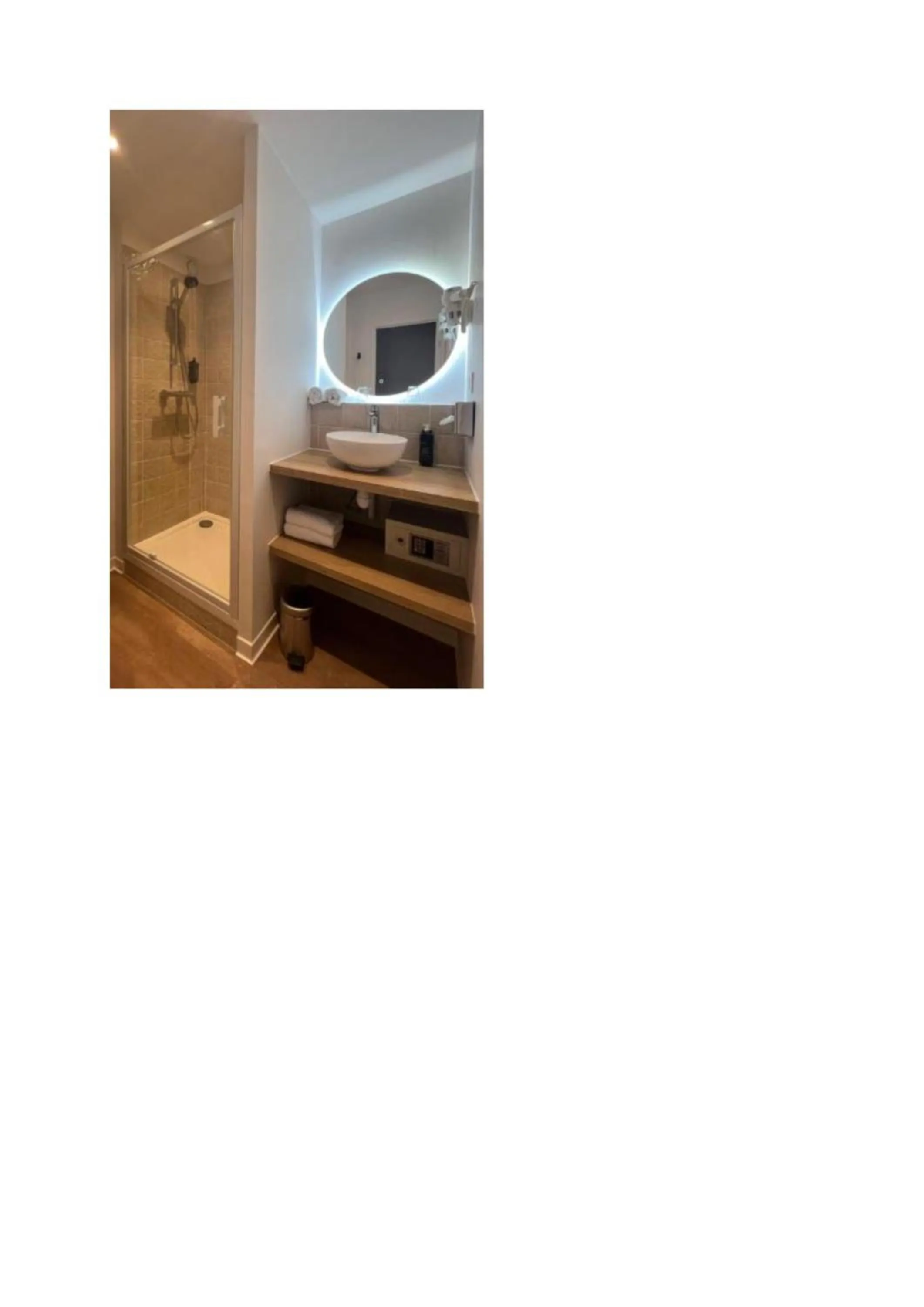 Bathroom in Hôtel d'Orsay Grand Matabiau