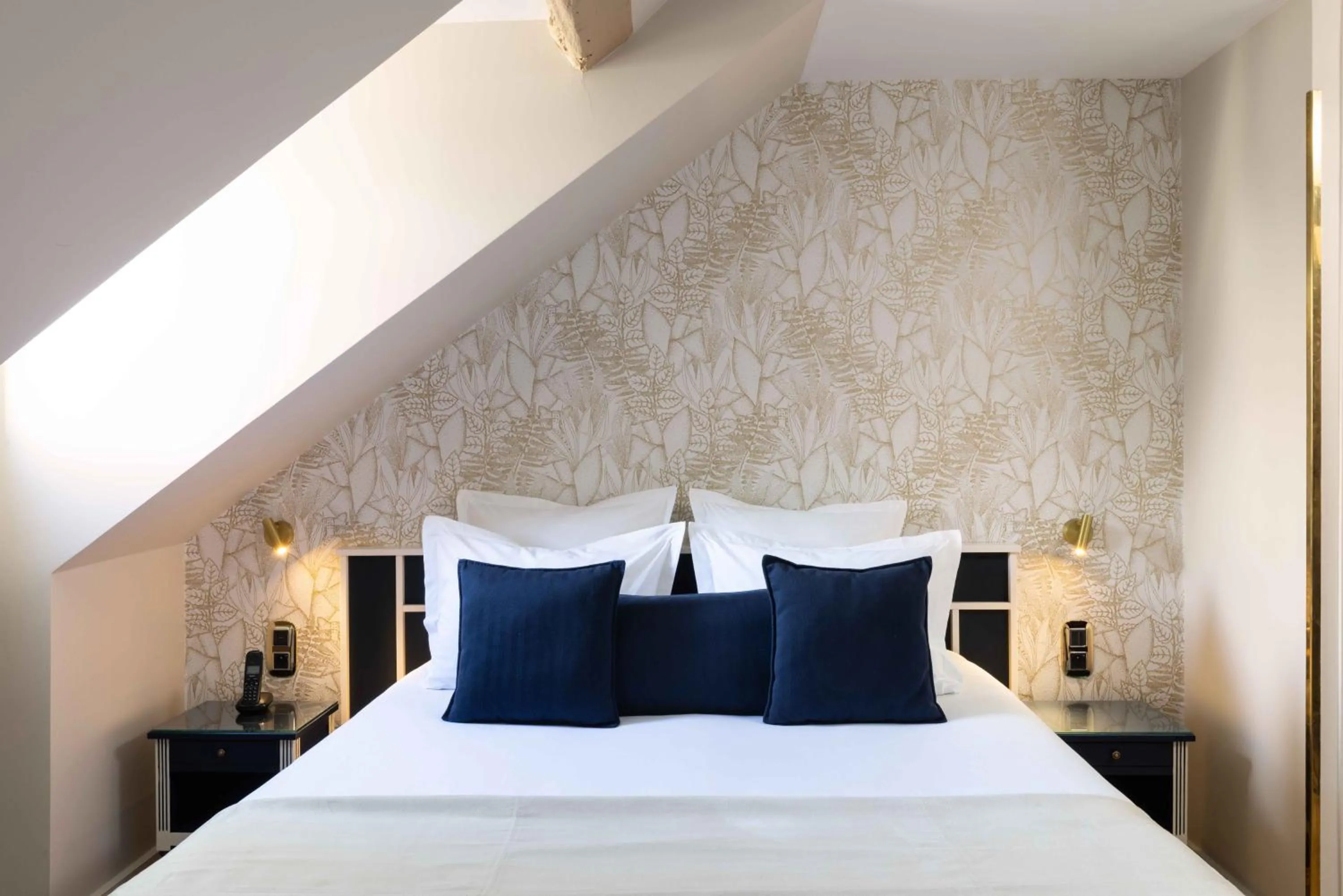 Bed in Queen Mary Opera