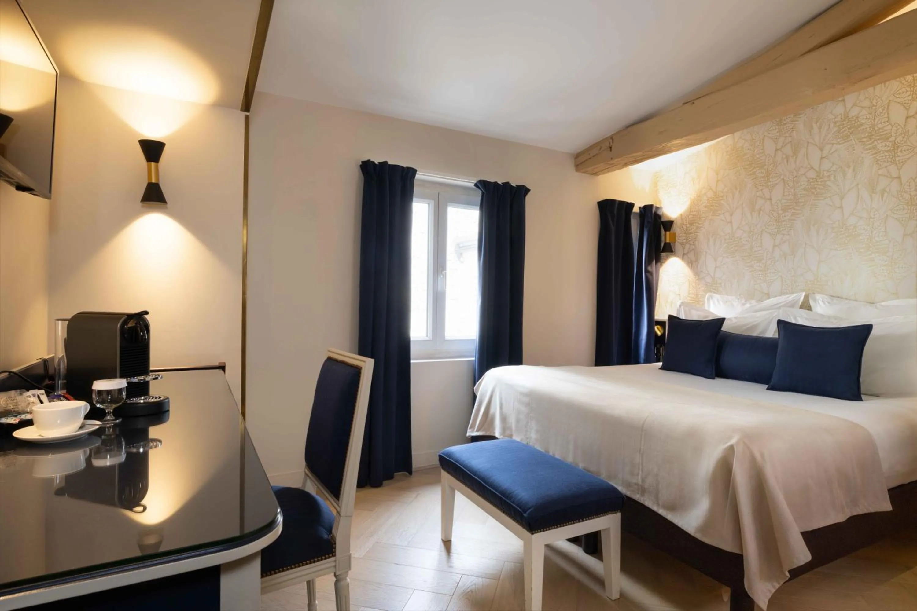 Bed in Queen Mary Opera