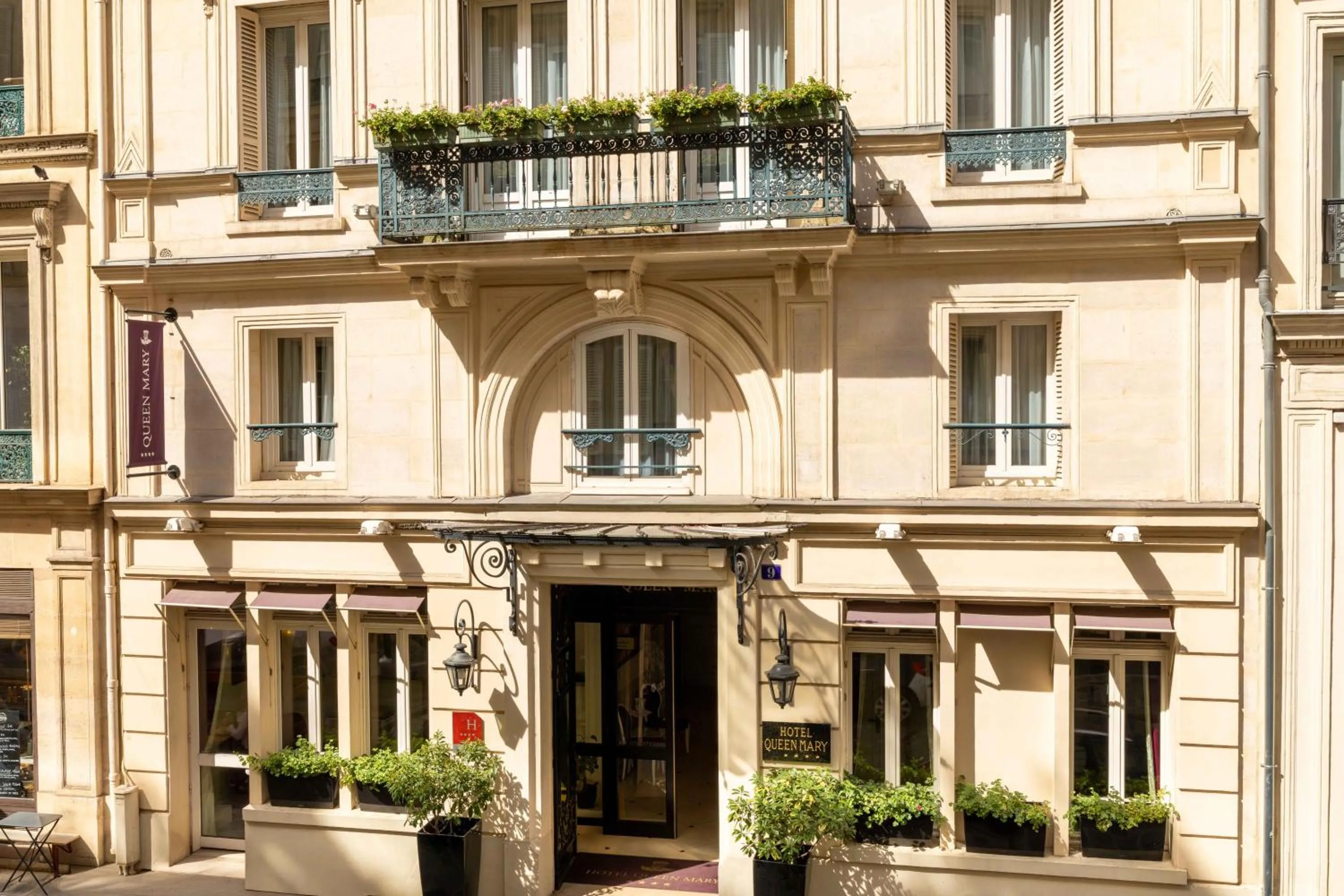 Property building in Queen Mary Opera