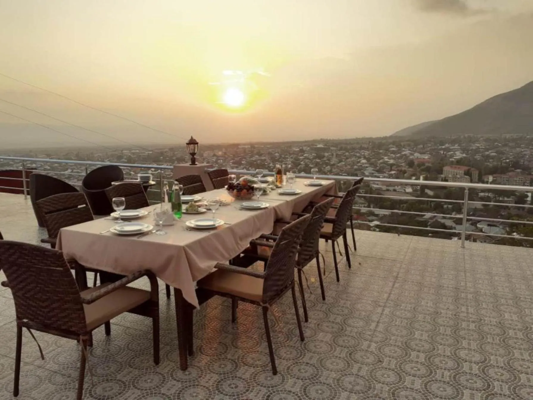 Restaurant/places to eat in Ruma Qala Hotel