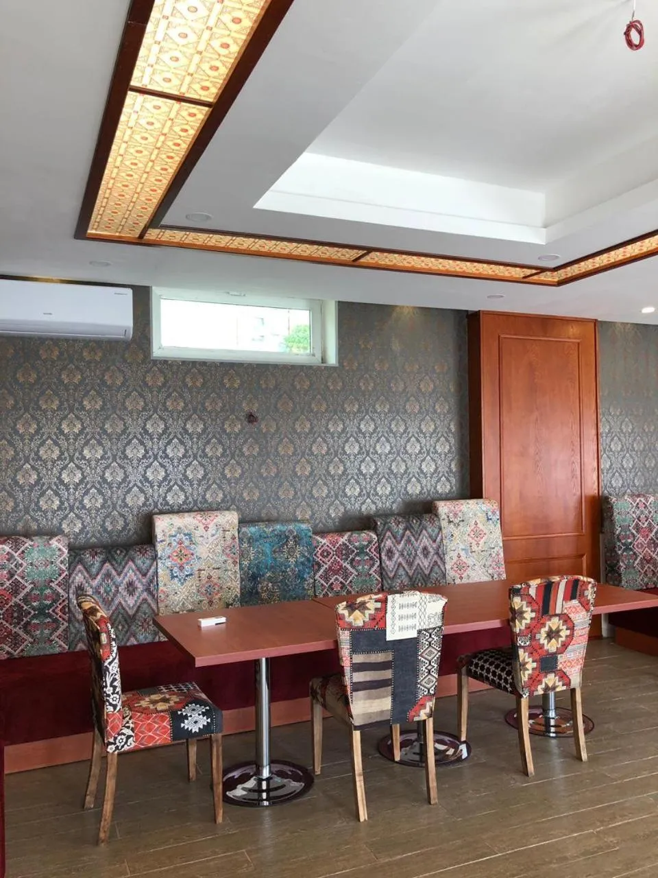 Restaurant/places to eat in Ruma Qala Hotel