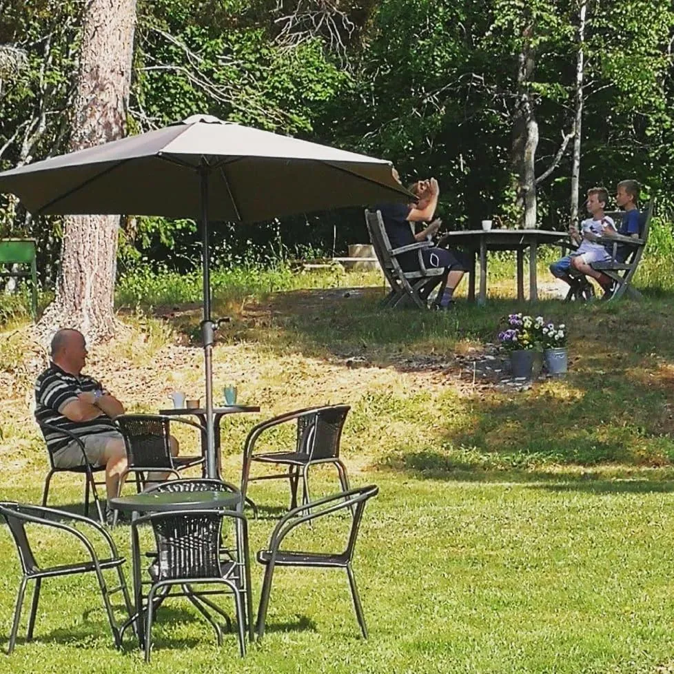 Garden view in Sjugare Gård Bed & Breakfast