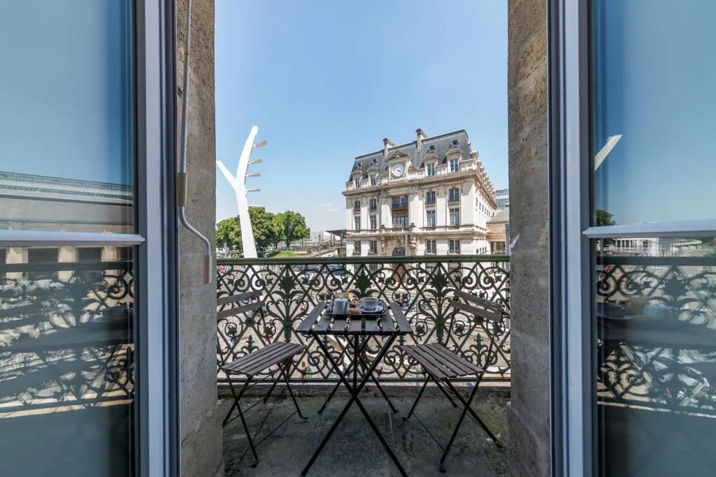Double Room with Balcony in ROSA Boutique Hotel - Bordeaux Centre Gare