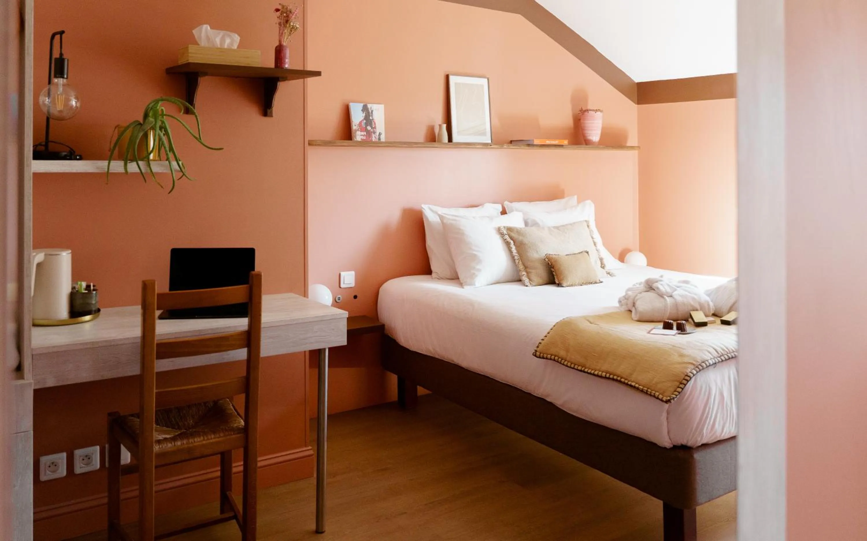 Bedroom, Bed in ROSA Boutique Hotel - Bordeaux Centre Gare