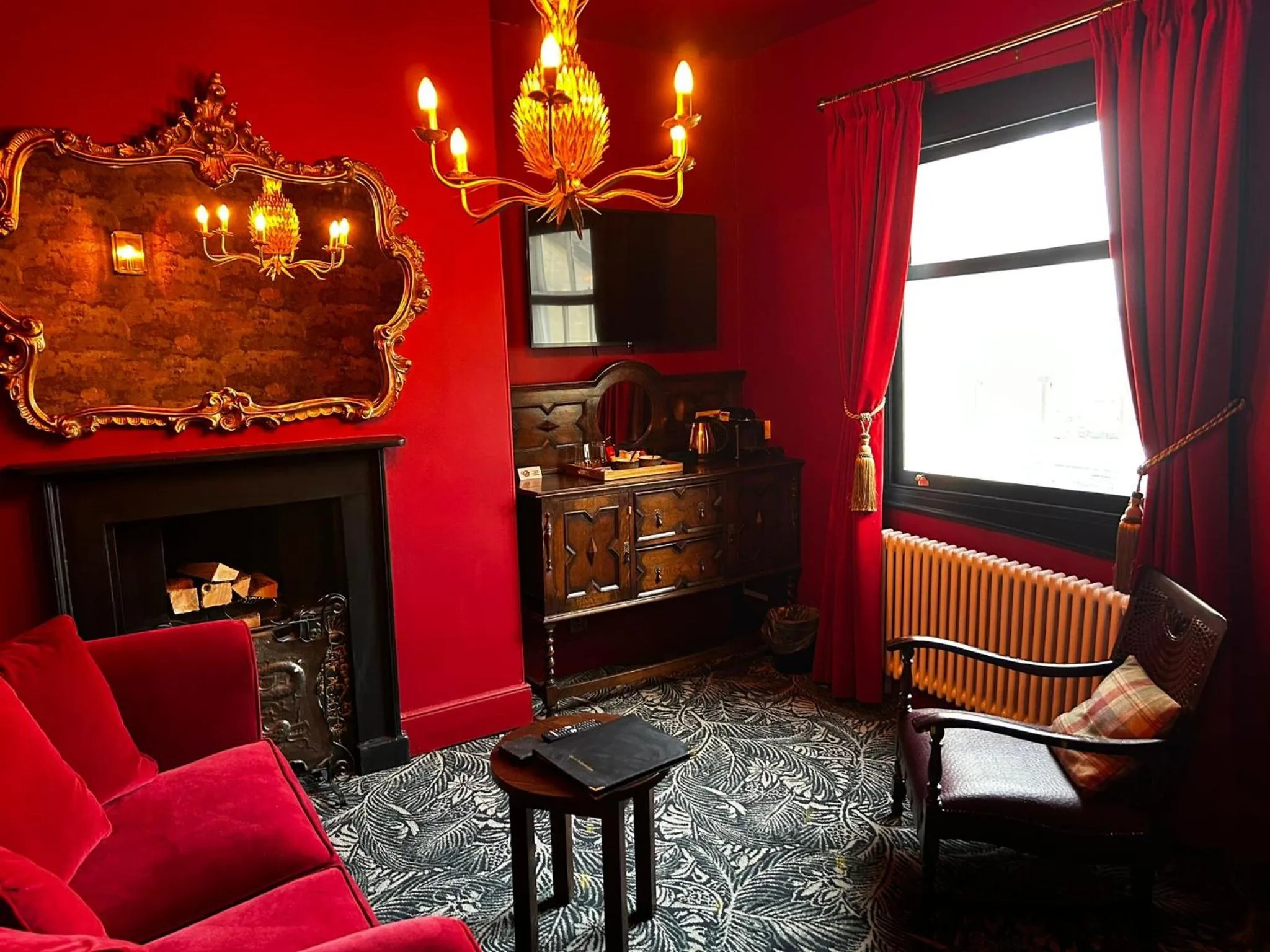 TV and multimedia in Golden Fleece York