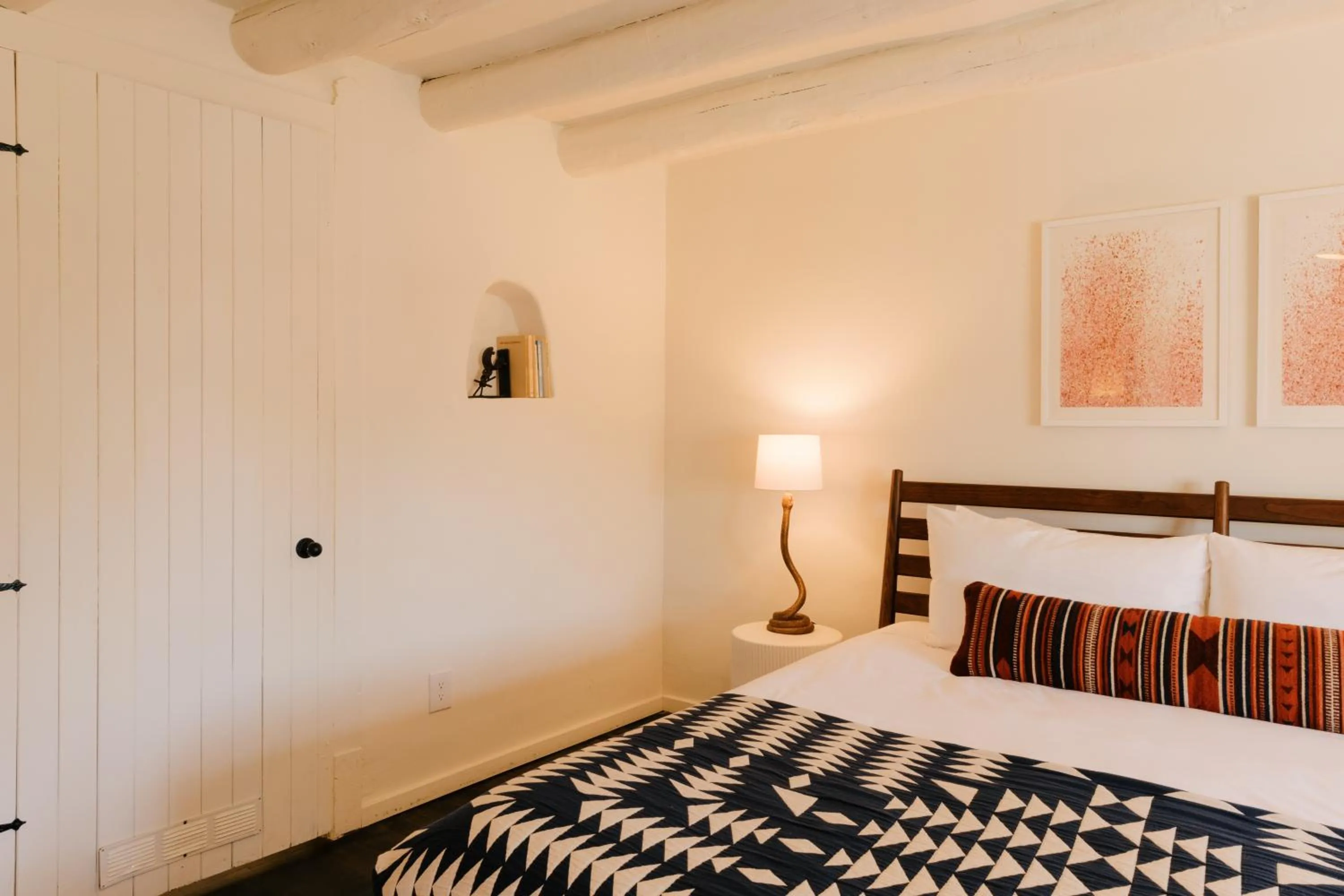 Bed in Pueblo Bonito Inn