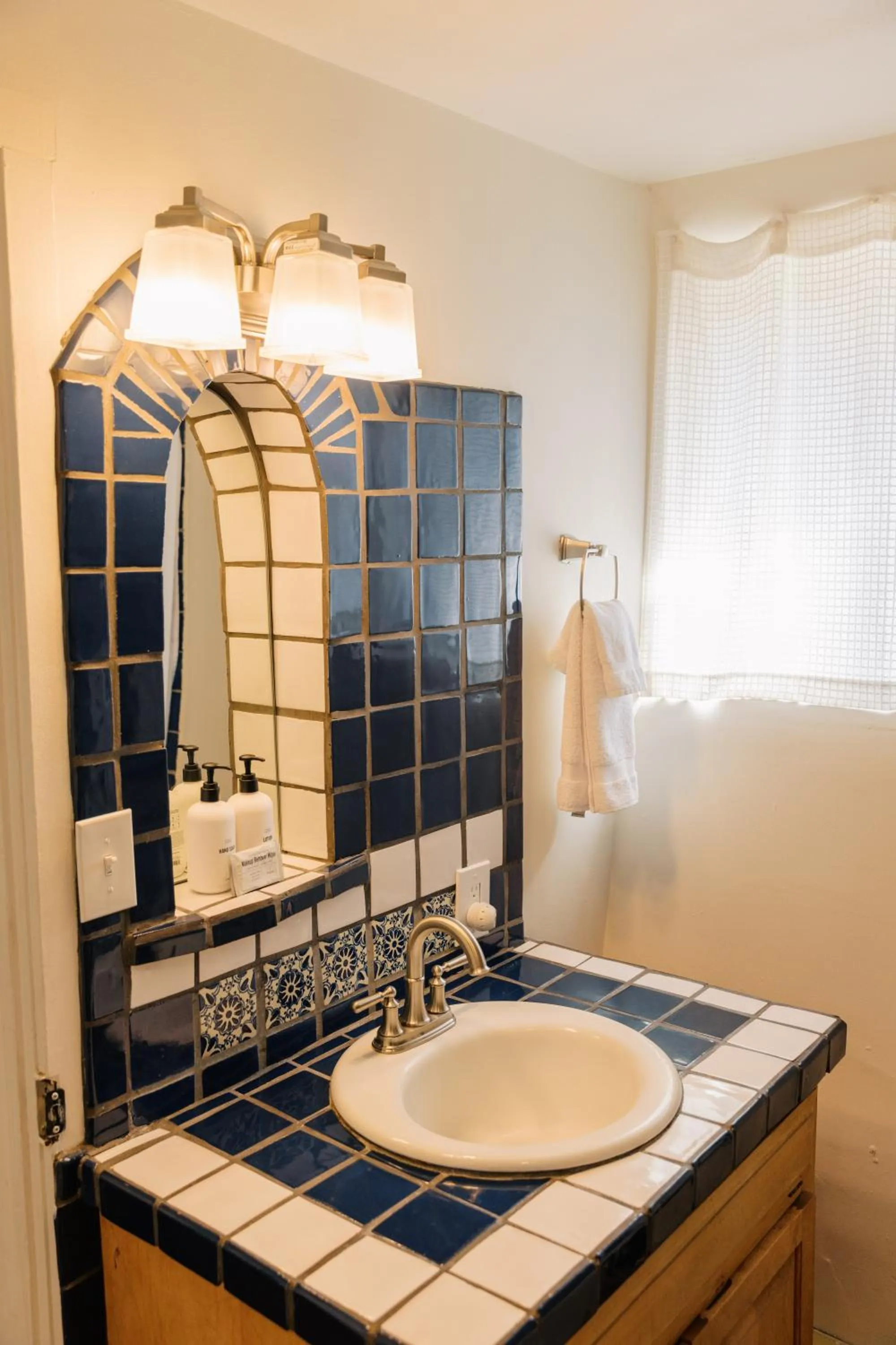 Bathroom in Pueblo Bonito Inn