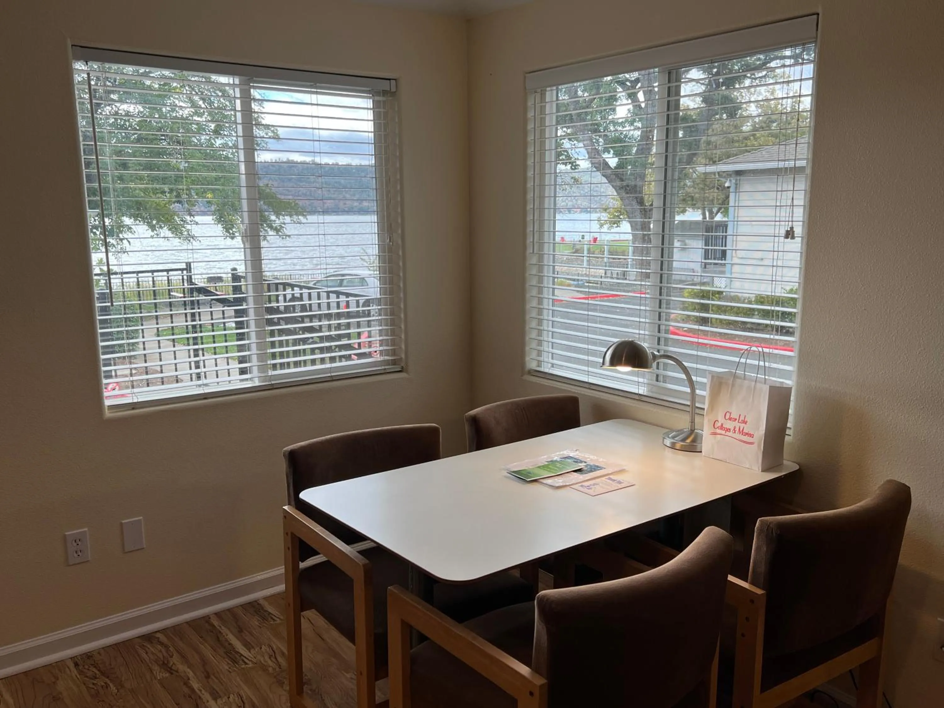 Dining area in Clear Lake Cottages & Marina
