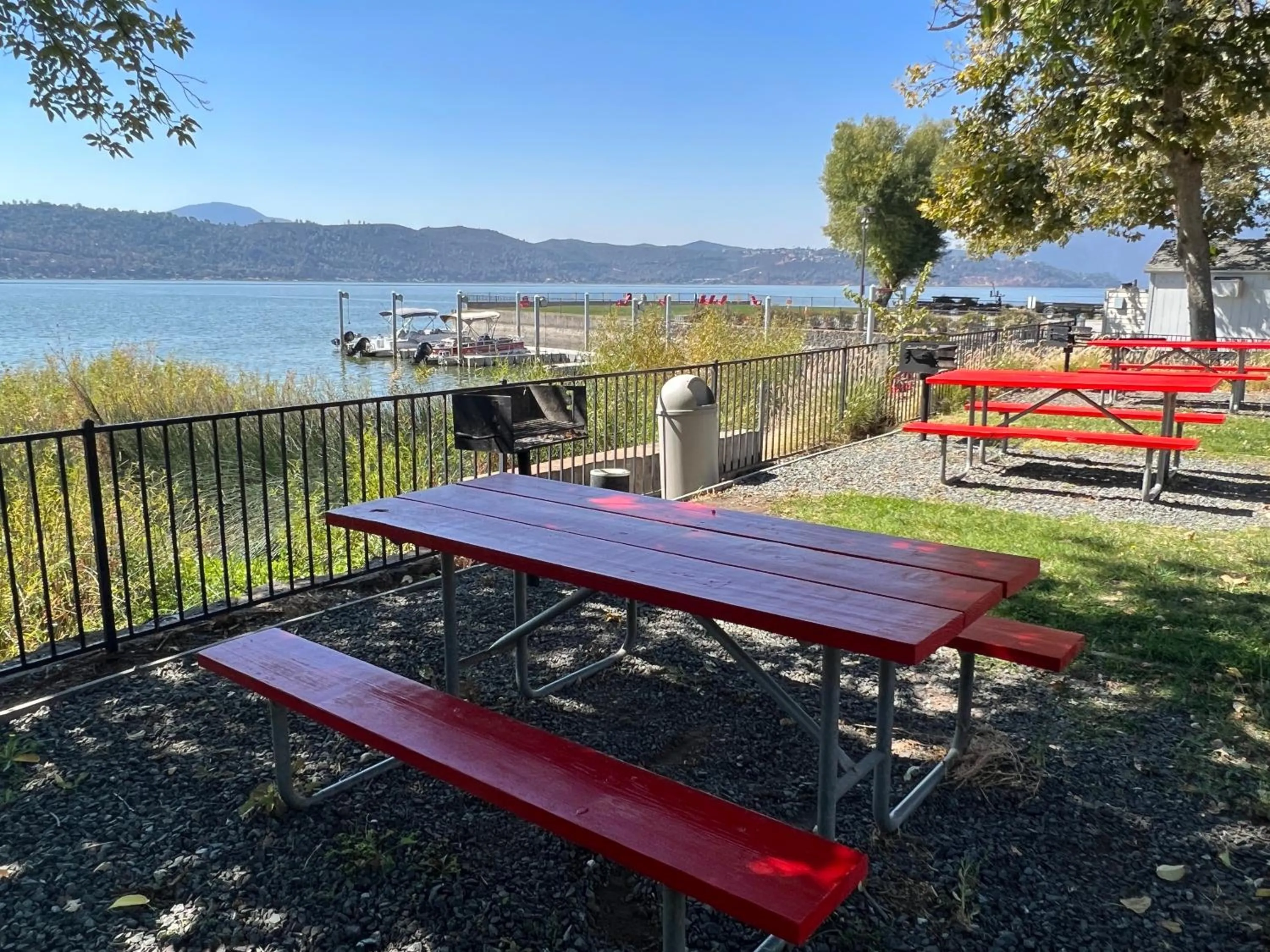 Clear Lake Cottages & Marina