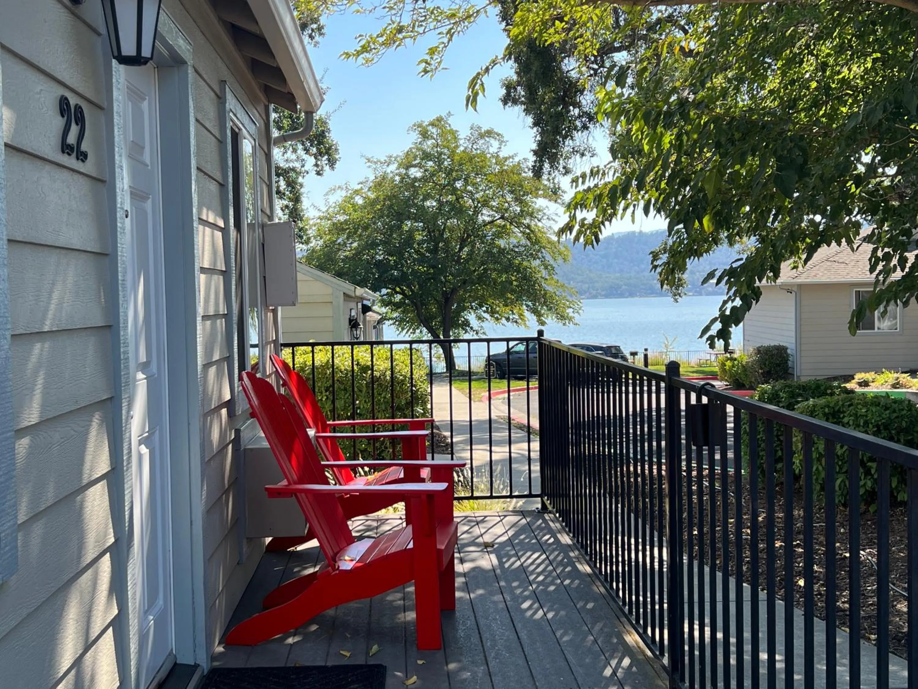 Clear Lake Cottages & Marina